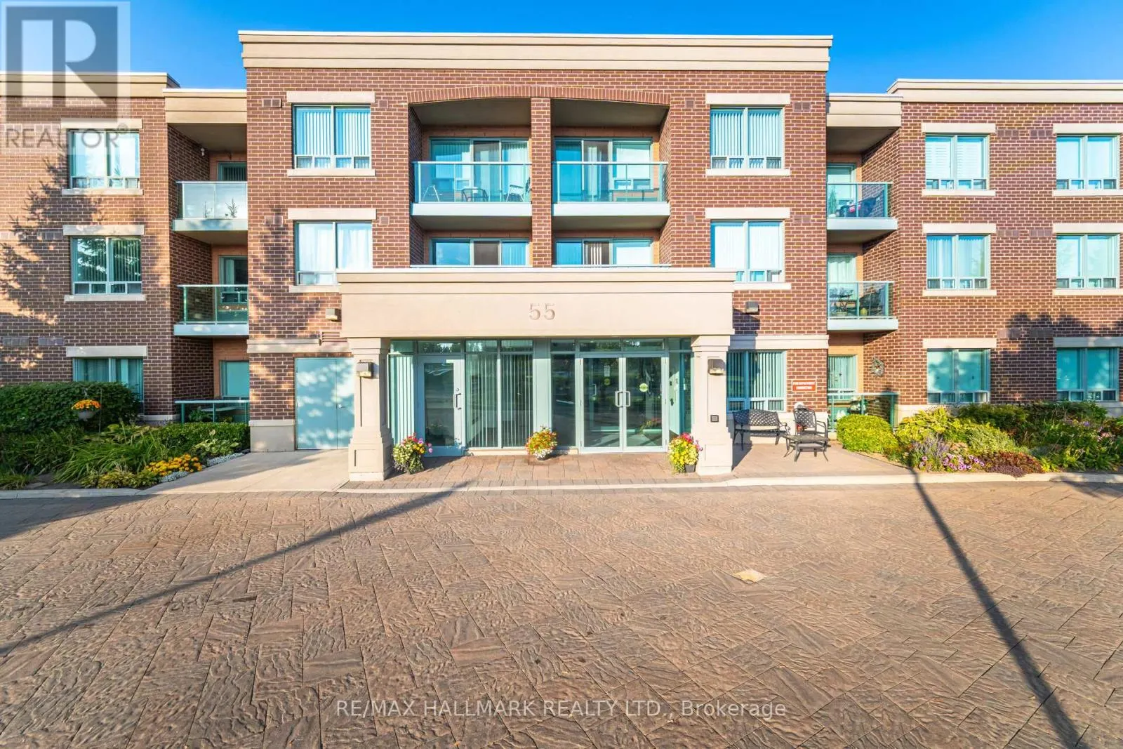 318 - 55 VIA ROSEDALE WAY