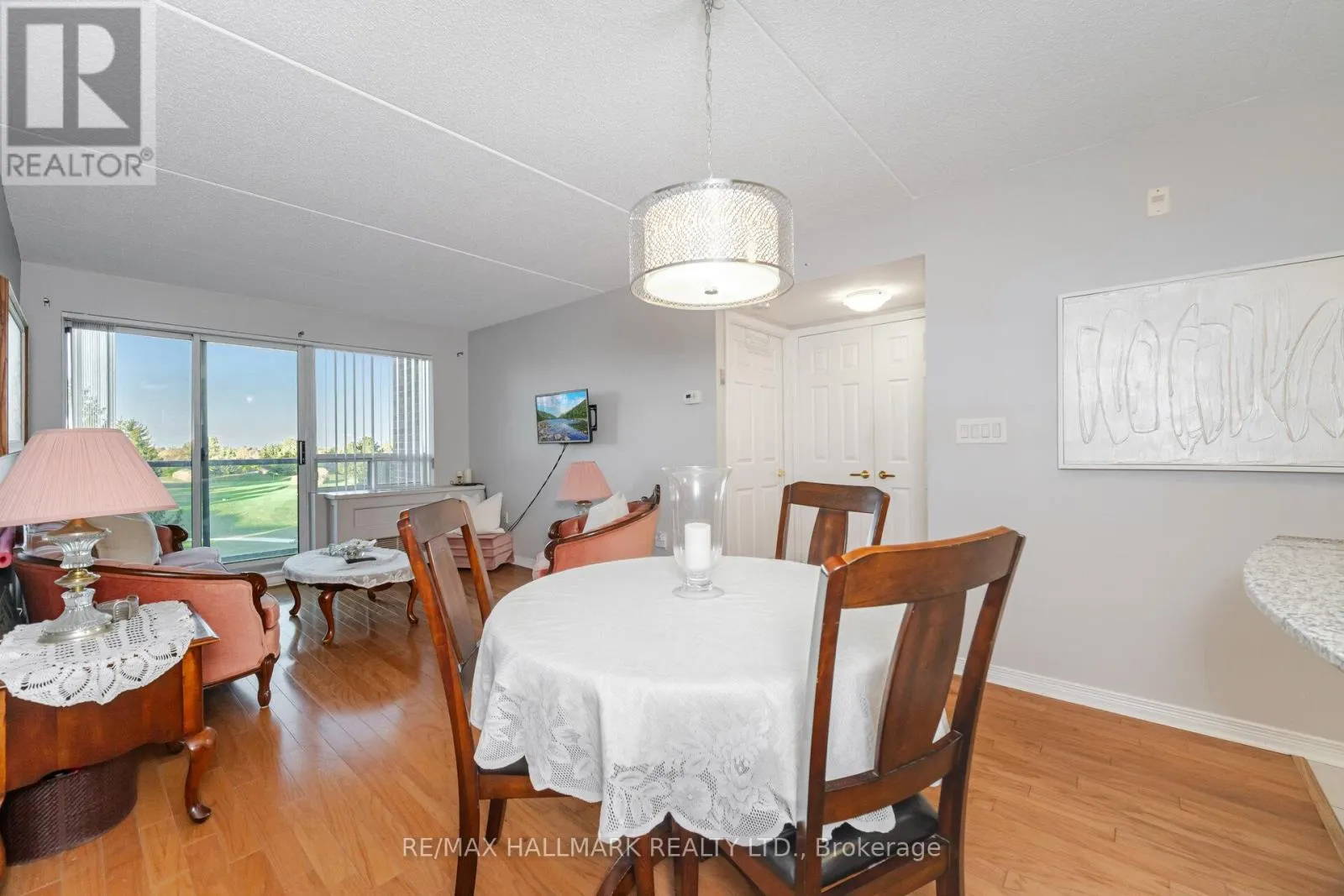318 - 55 VIA ROSEDALE WAY