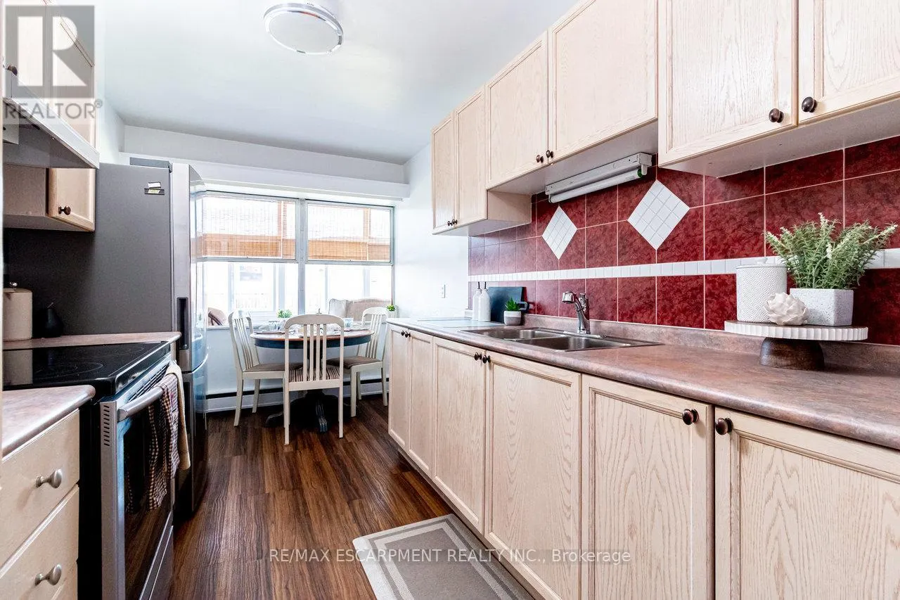 8 - 824 BRANT STREET