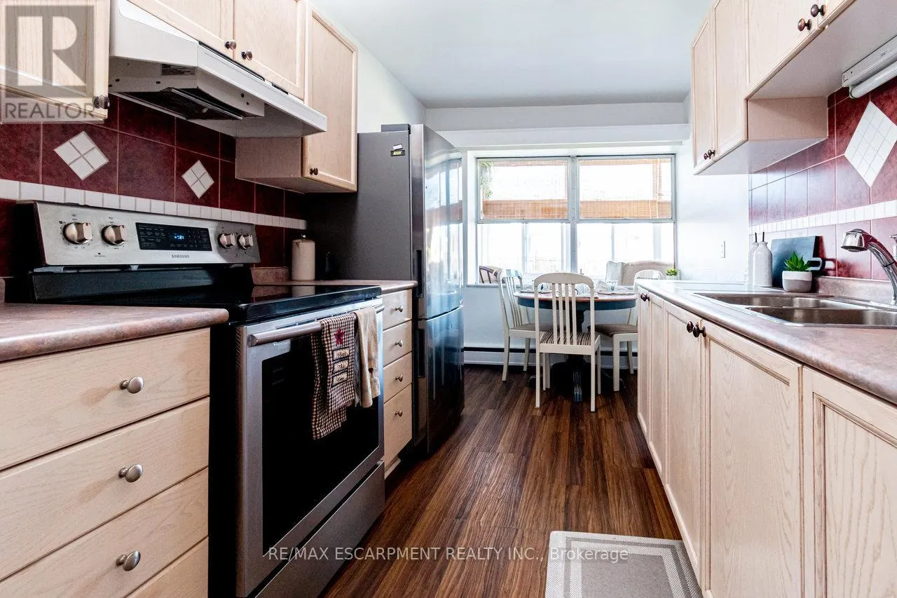 8 - 824 BRANT STREET