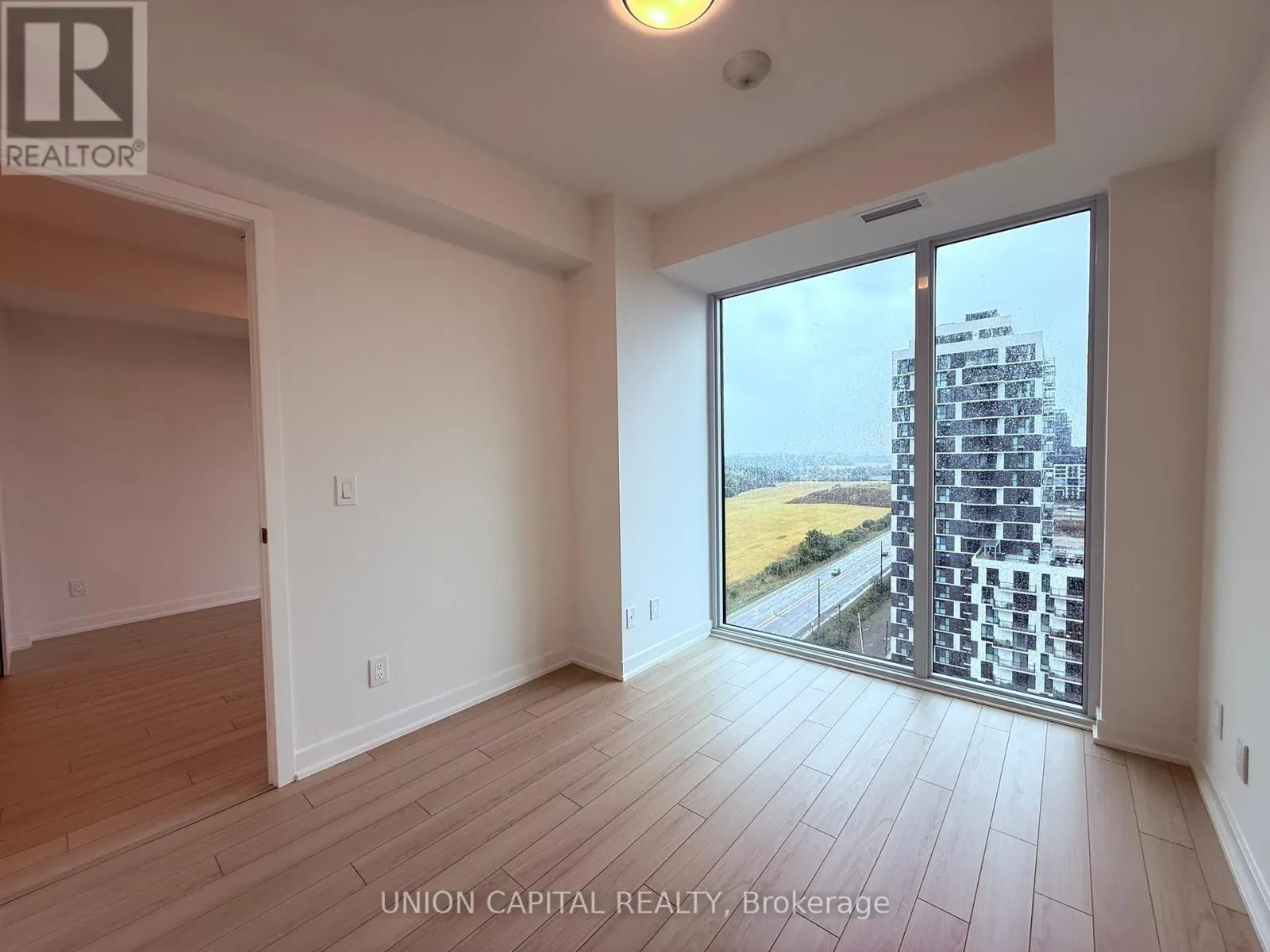 1506 - 3079 TRAFALGAR ROAD