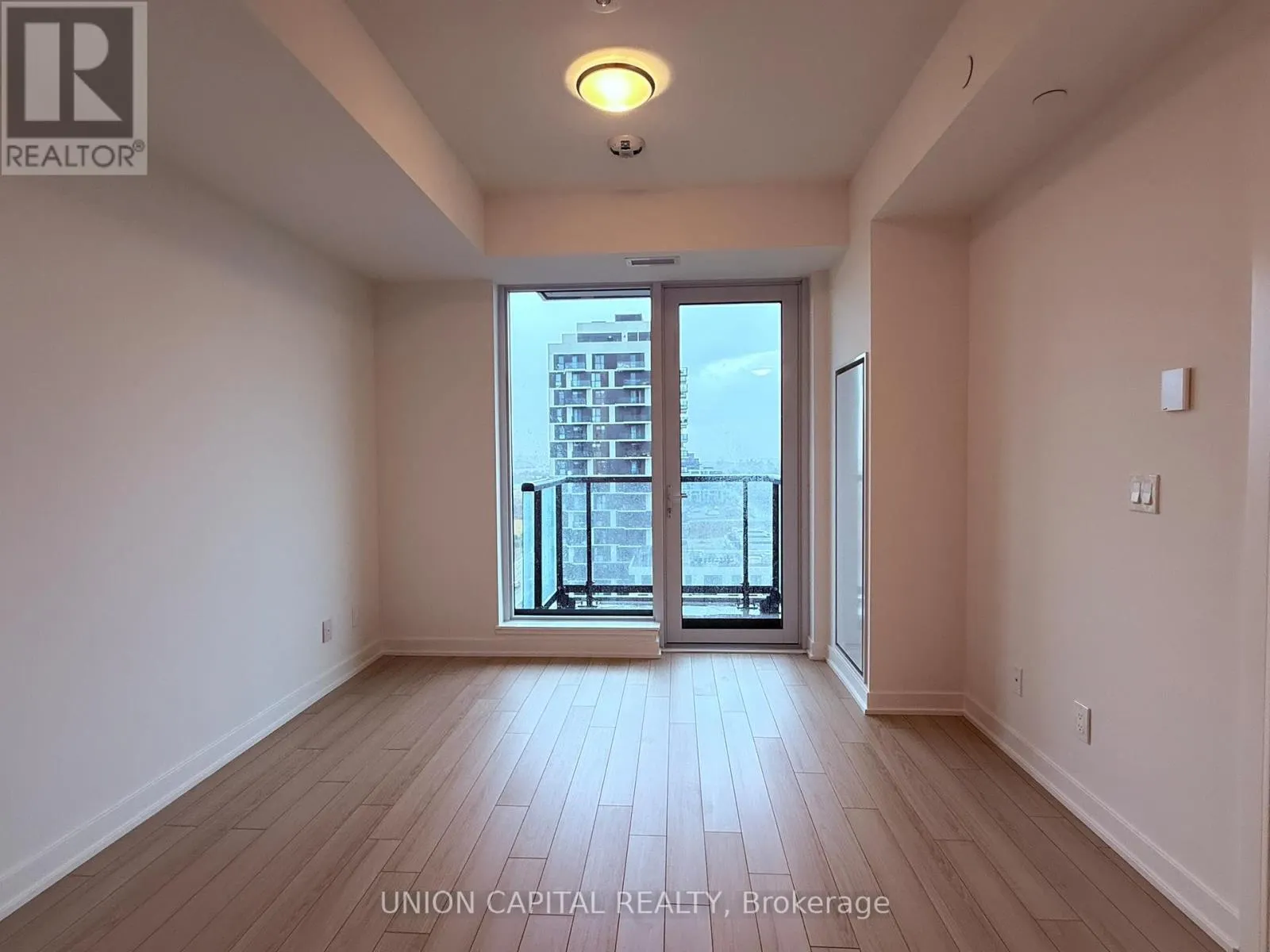 1506 - 3079 TRAFALGAR ROAD