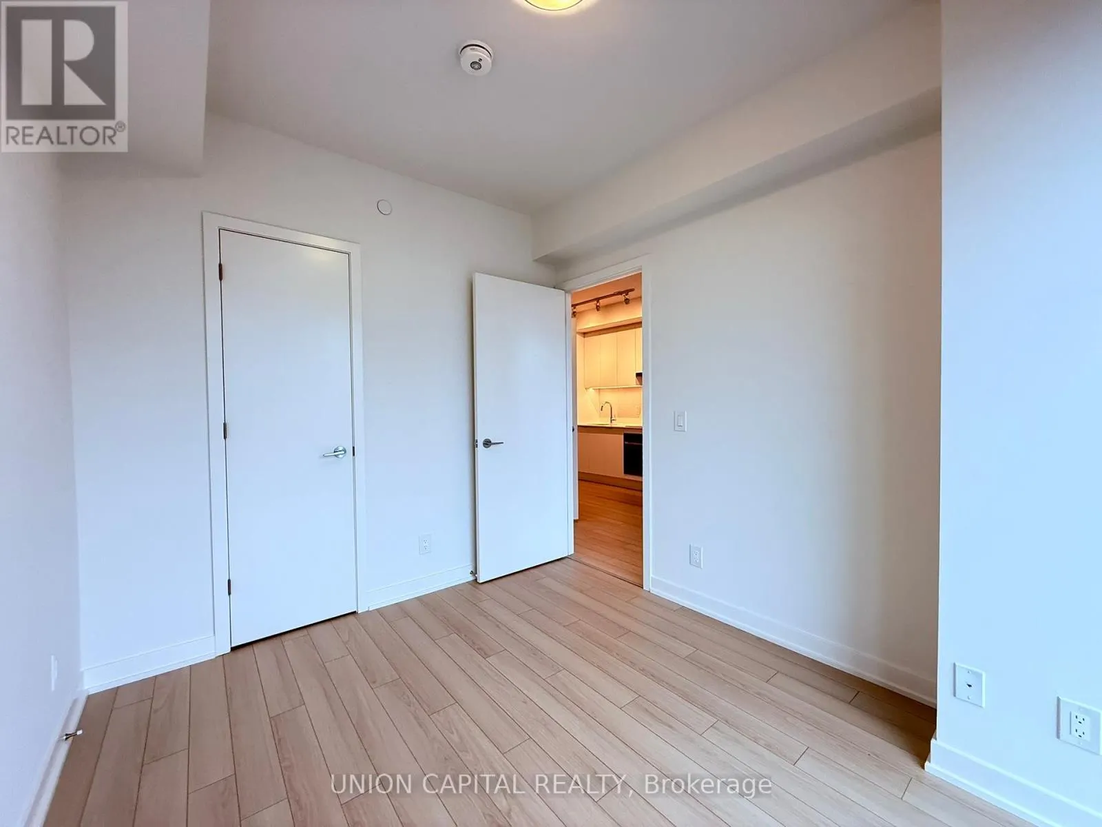 1506 - 3079 TRAFALGAR ROAD