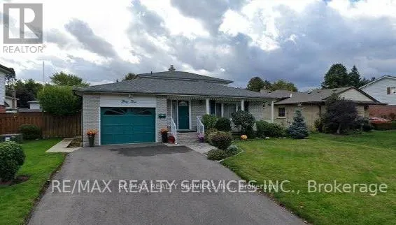 33 GREYSTONE CRESCENT