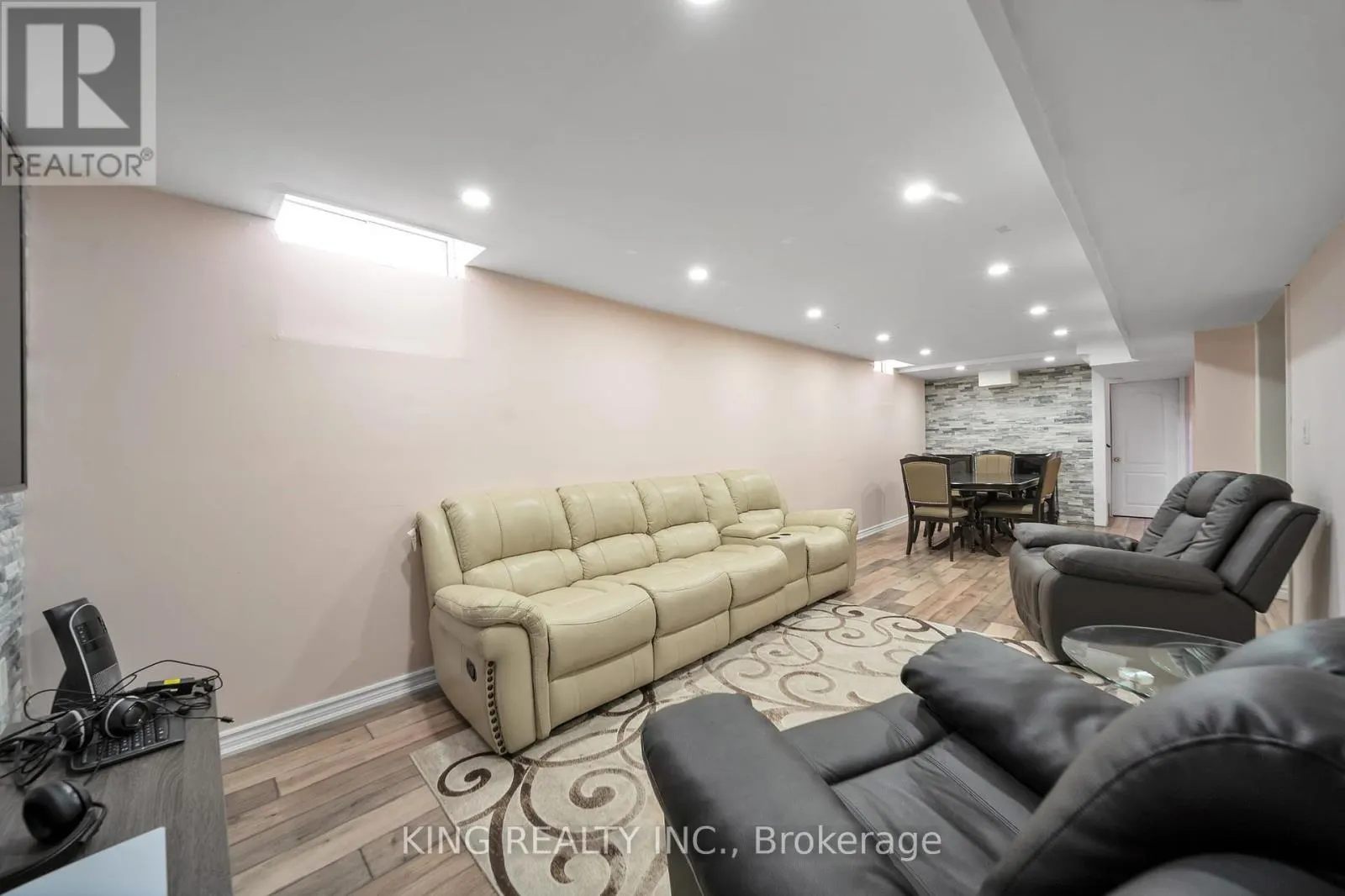 2606 AMBERCROFT TRAIL