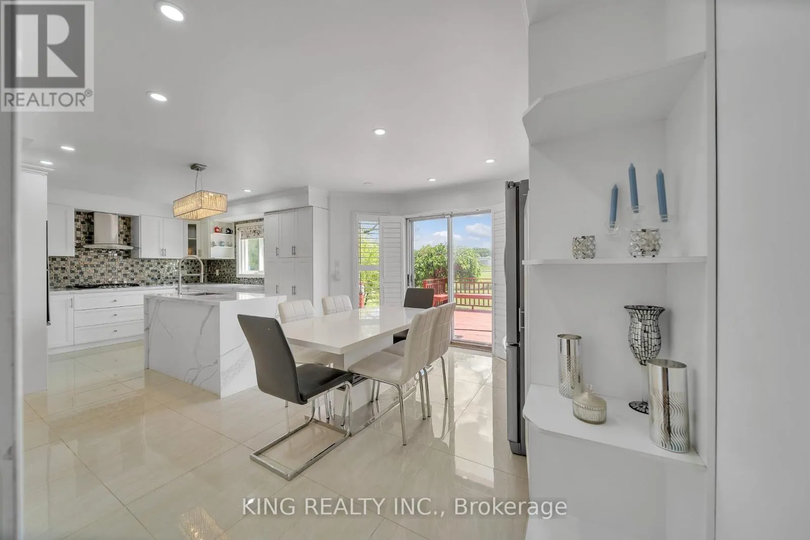 2606 AMBERCROFT TRAIL