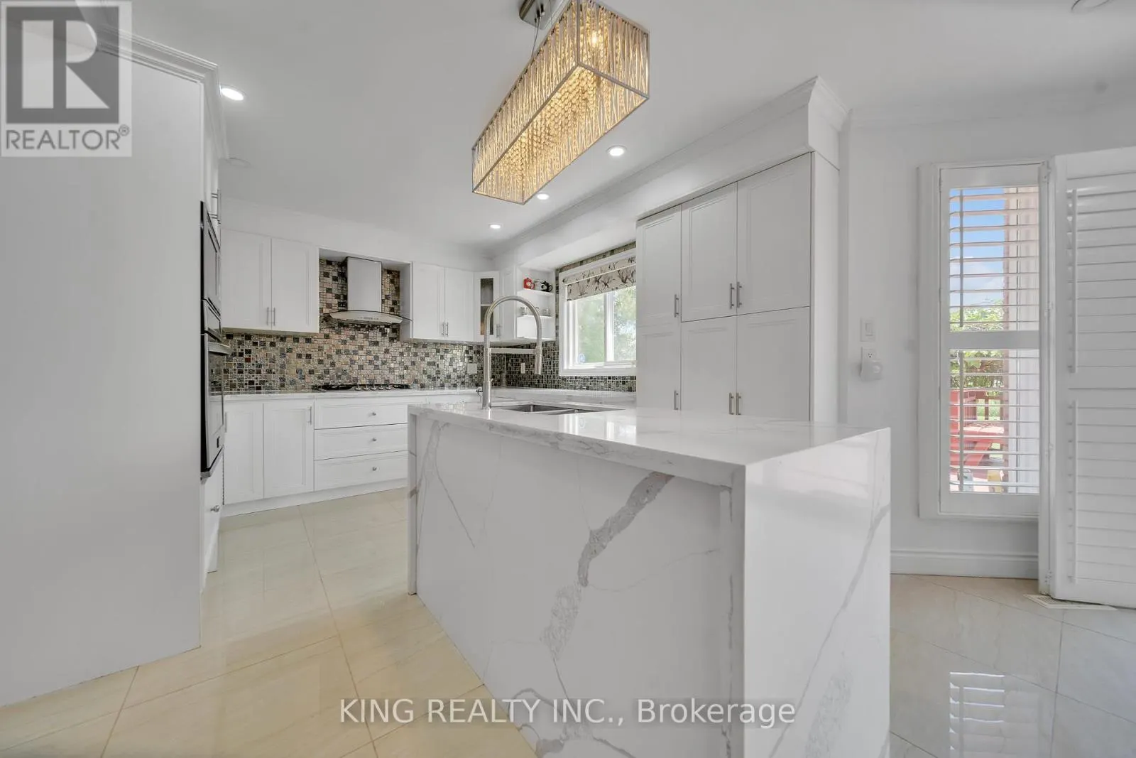 2606 AMBERCROFT TRAIL