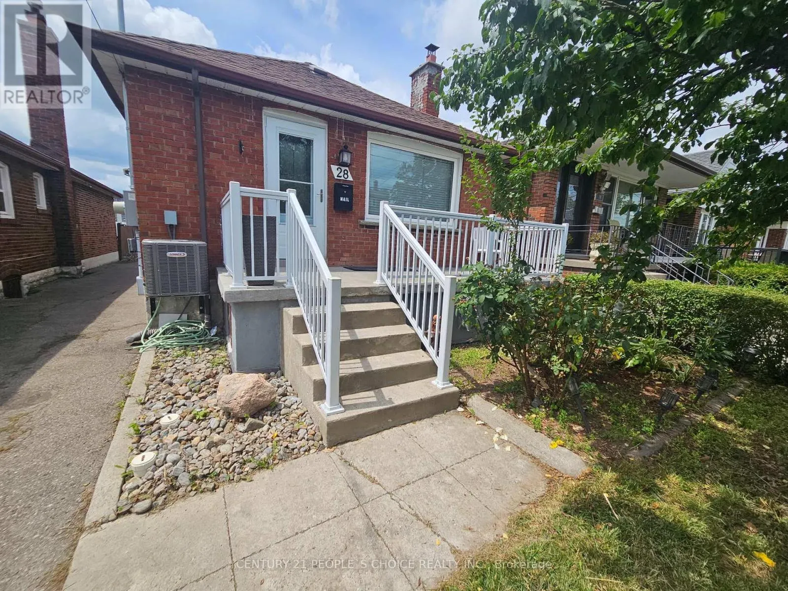 MAIN - 28 MONTCALM AVENUE