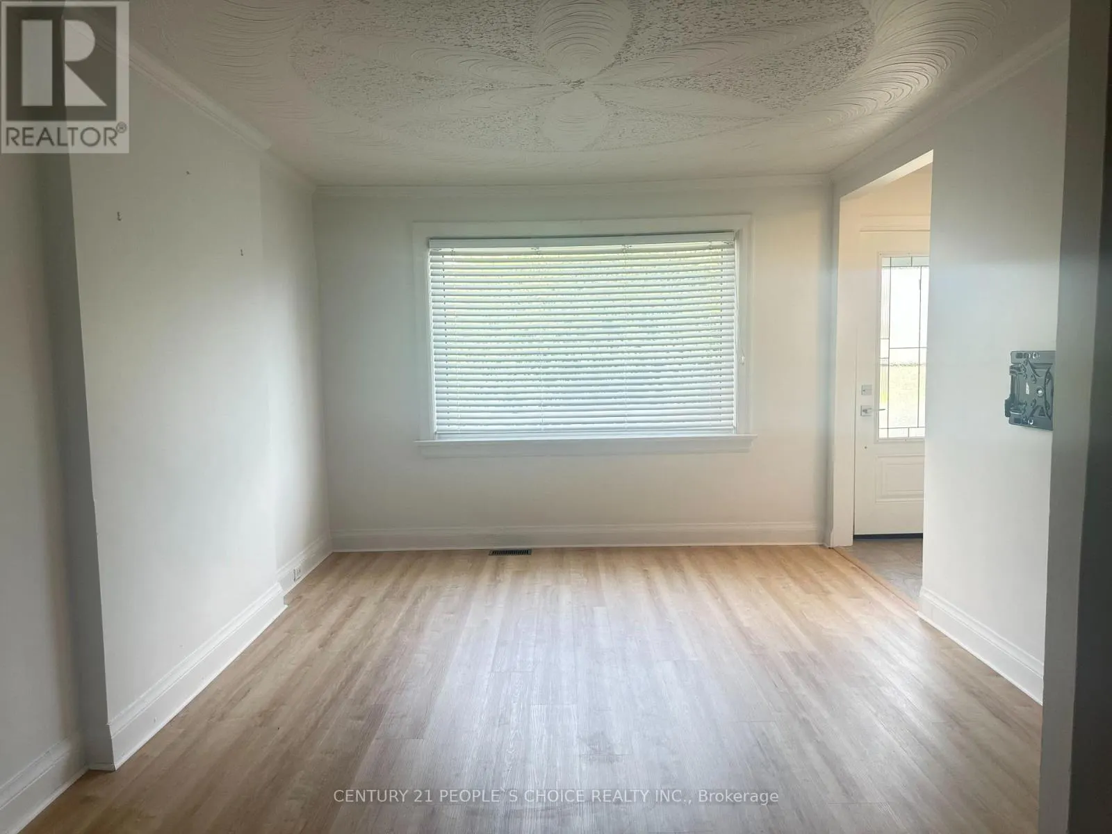 MAIN - 28 MONTCALM AVENUE