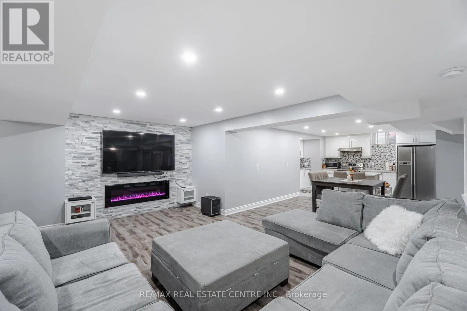 7 PRINCE EDWARD BOULEVARD