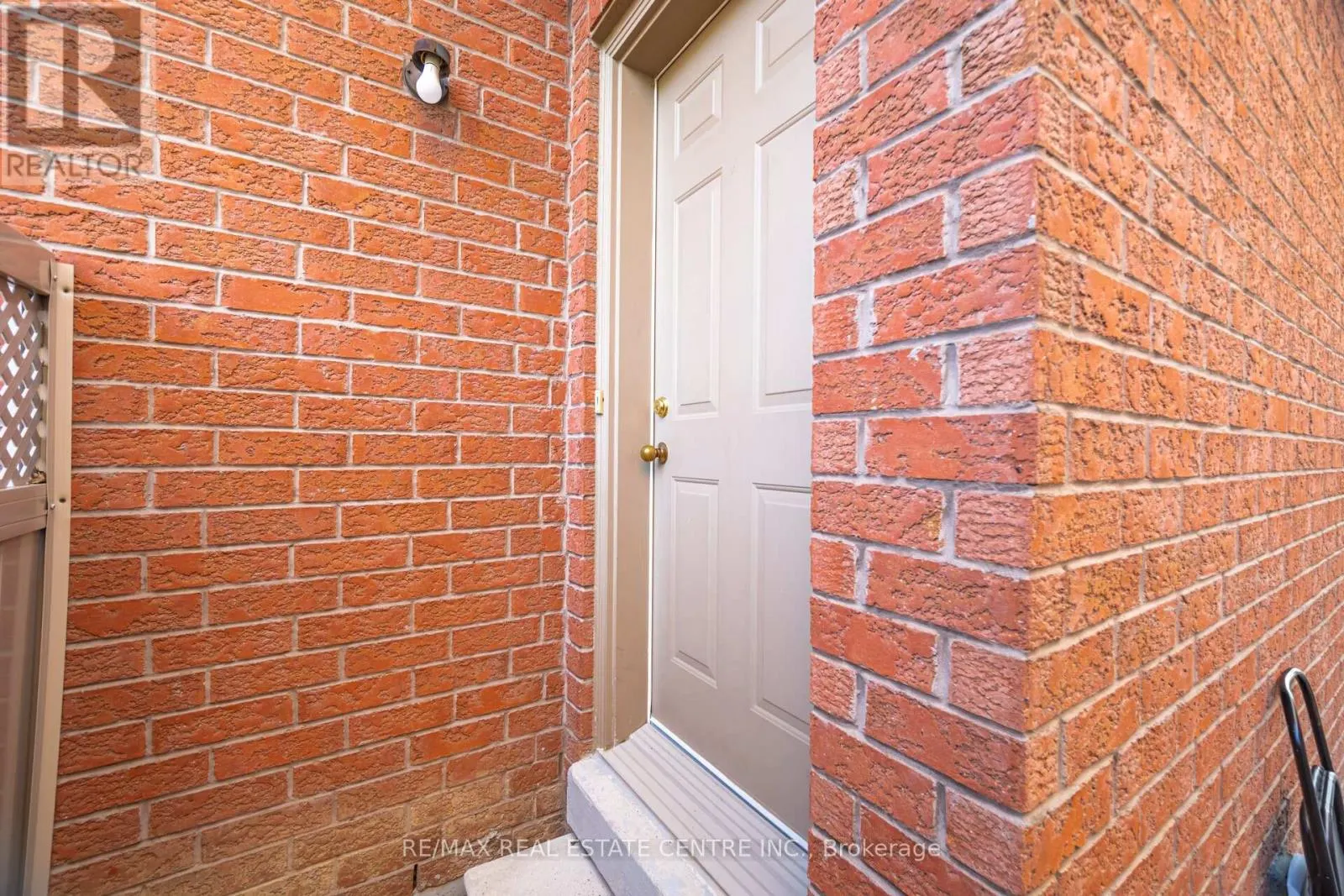 7 PRINCE EDWARD BOULEVARD