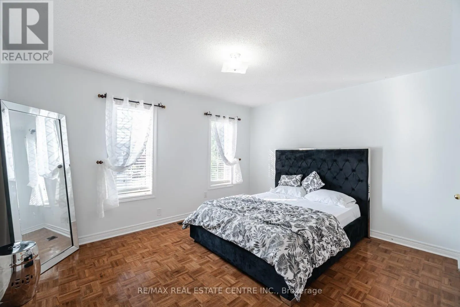 7 PRINCE EDWARD BOULEVARD