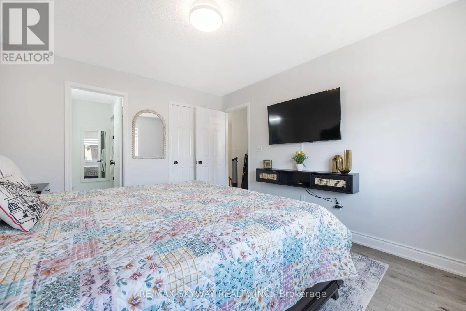 1570 CARTWRIGHT CRESCENT