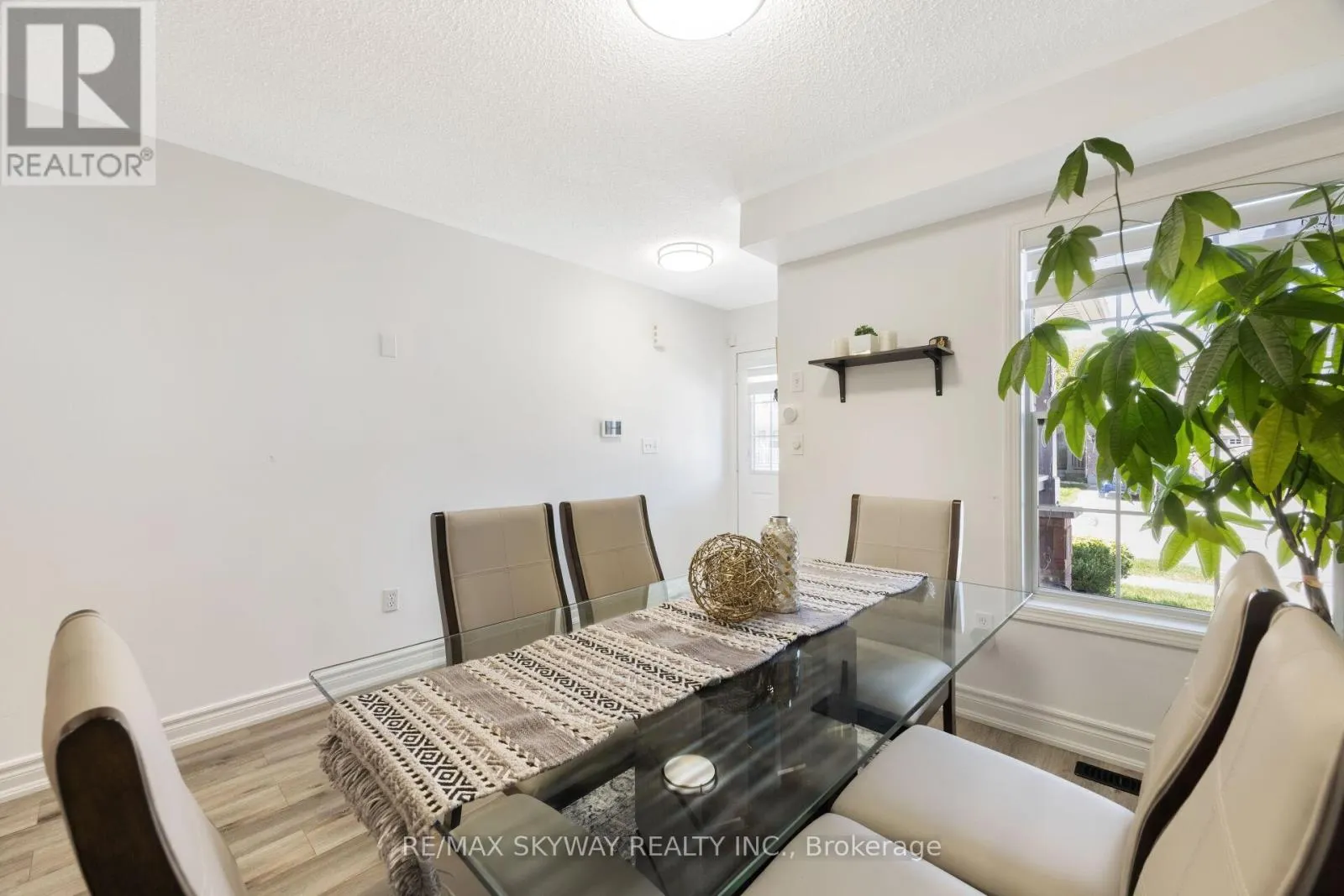1570 CARTWRIGHT CRESCENT
