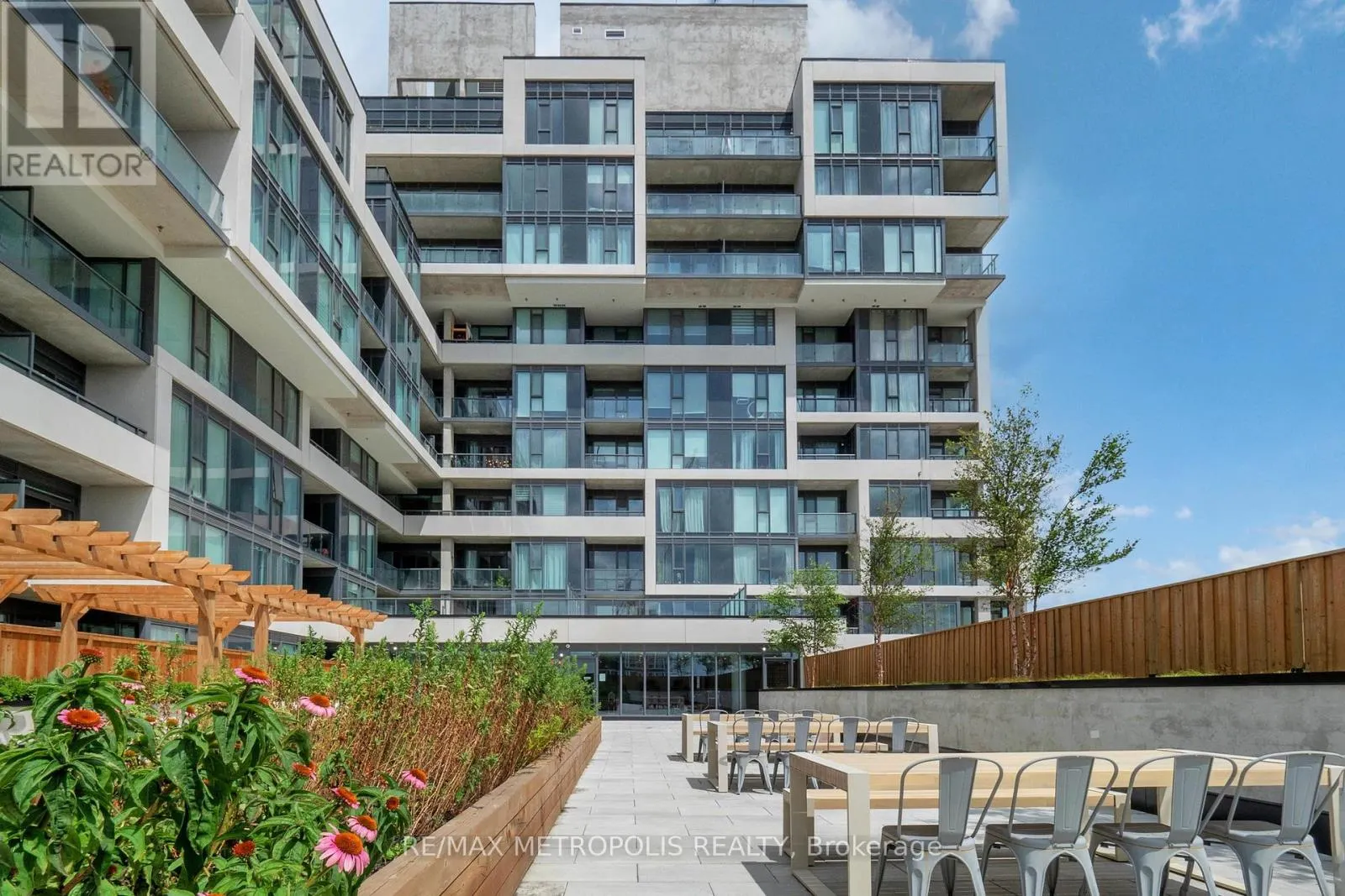 819 - 859 THE QUEENSWAY