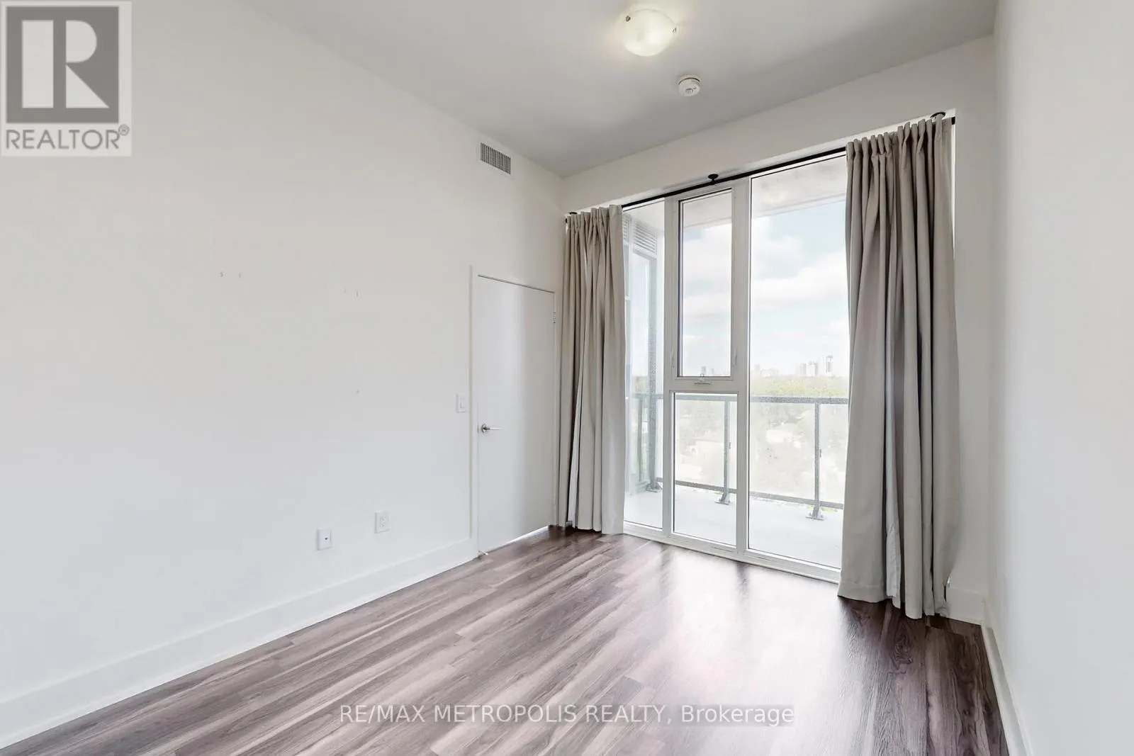 819 - 859 THE QUEENSWAY