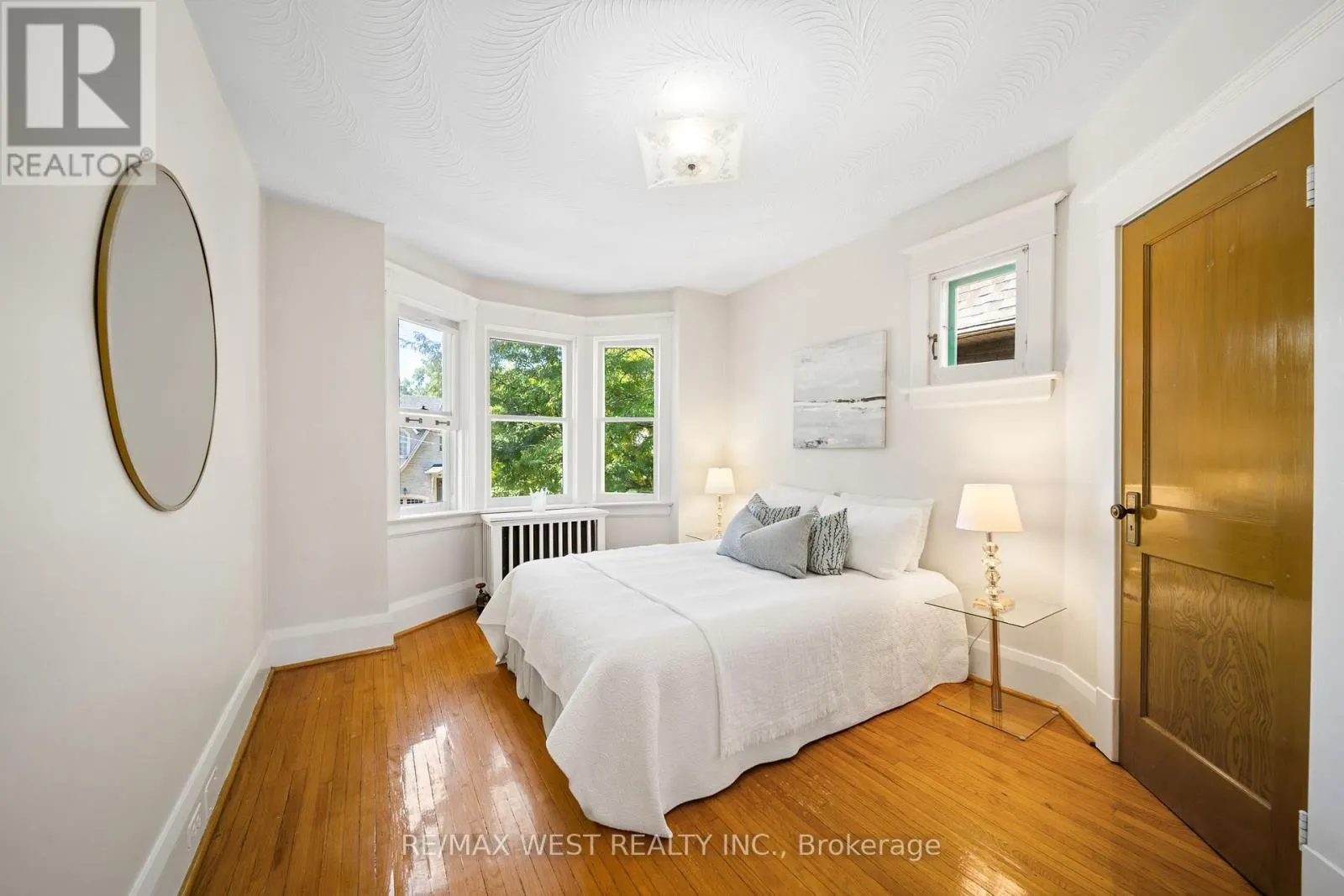 305 KENNEDY AVENUE