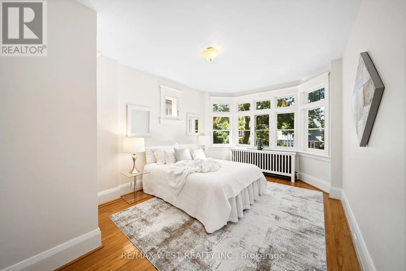 305 KENNEDY AVENUE