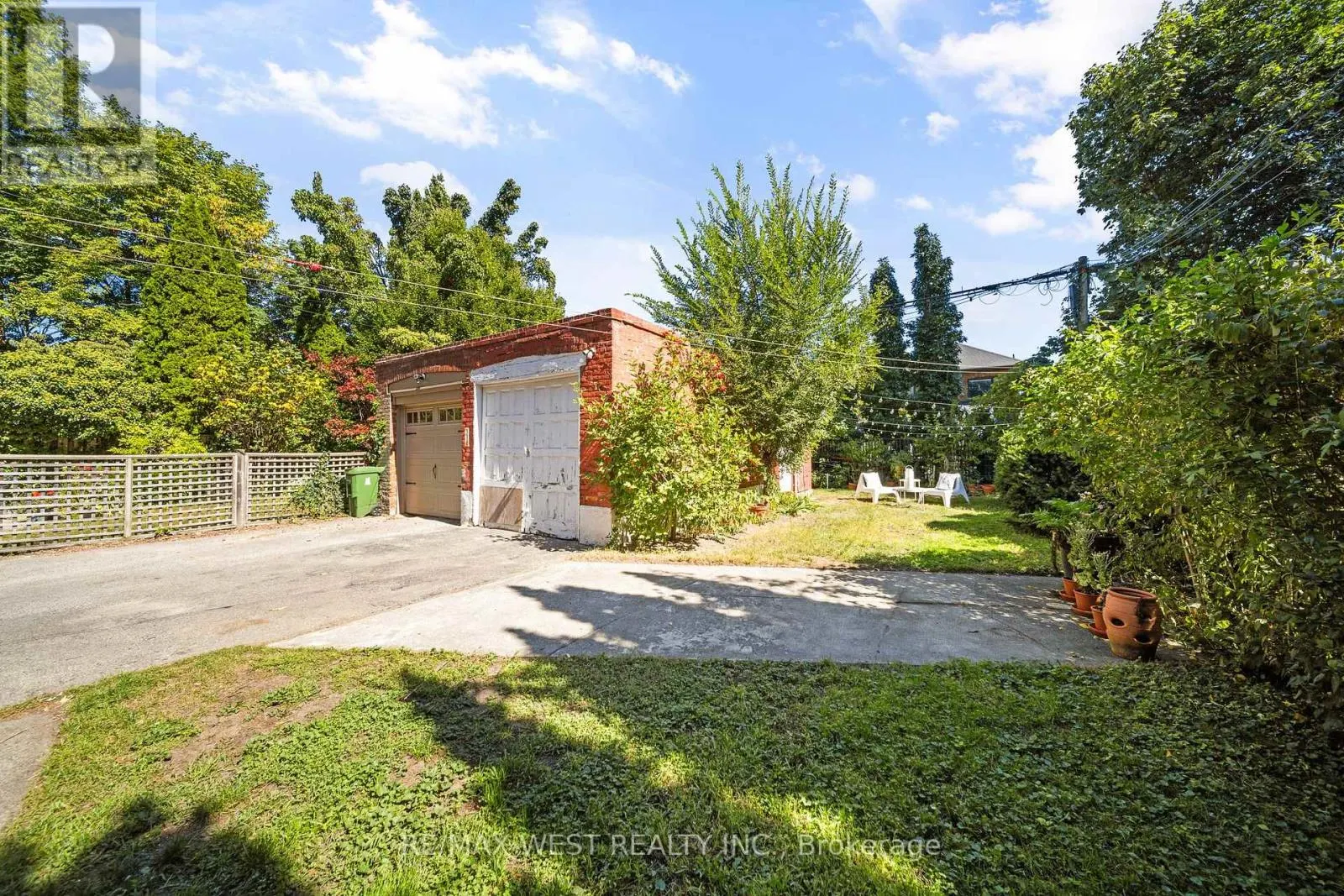 305 KENNEDY AVENUE