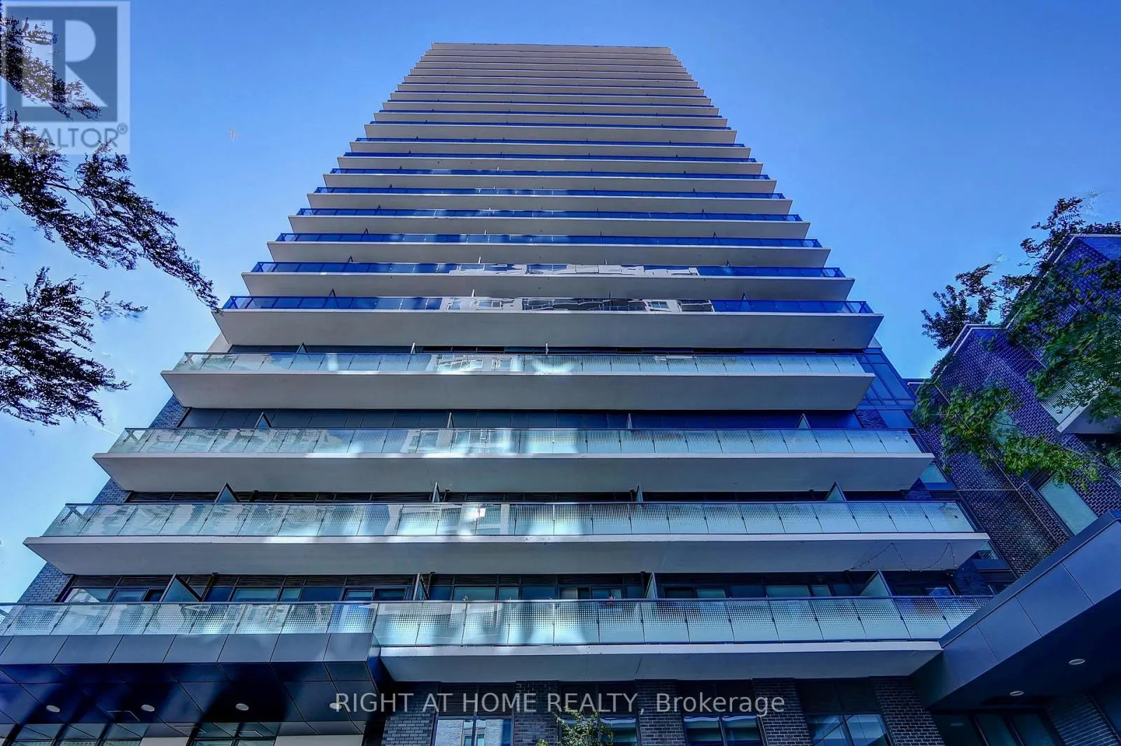 1404 - 30 SAMUEL WOOD WAY