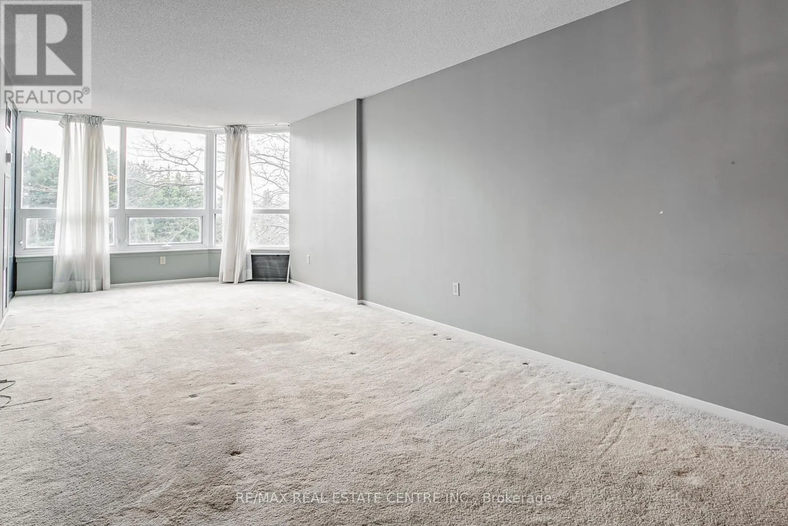 403 - 8 LISA STREET