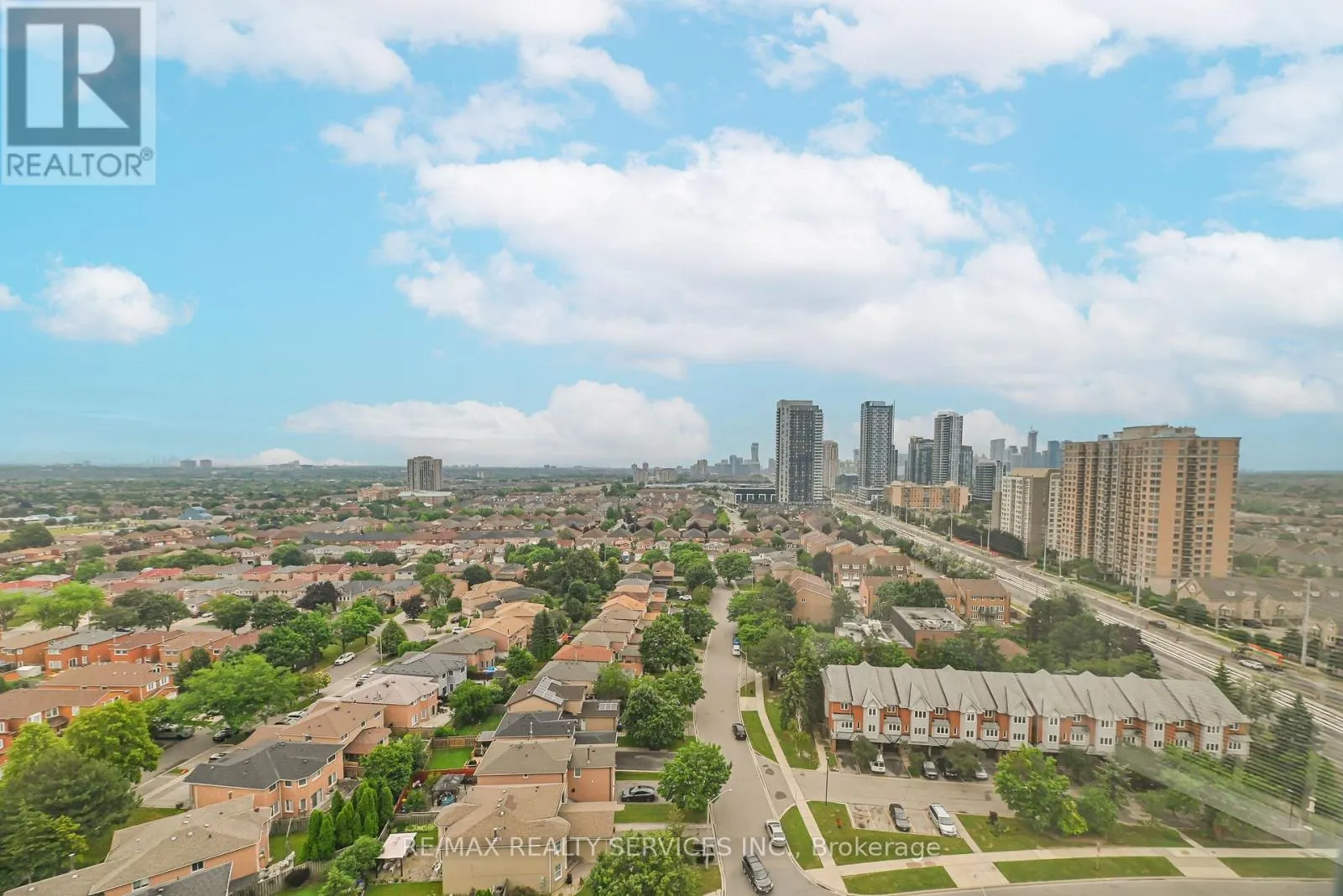 1911 - 35 TRAILWOOD DRIVE
