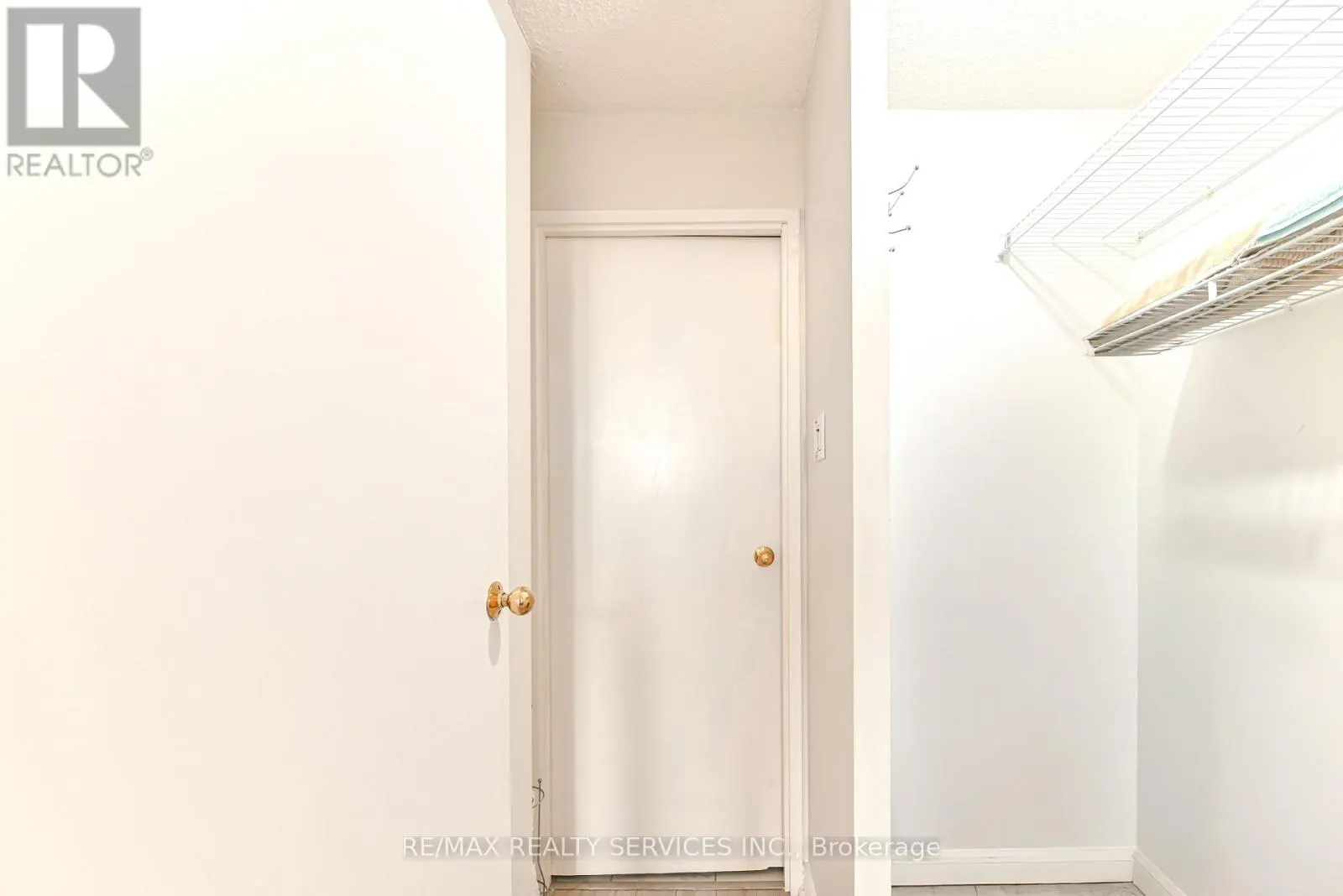 1911 - 35 TRAILWOOD DRIVE
