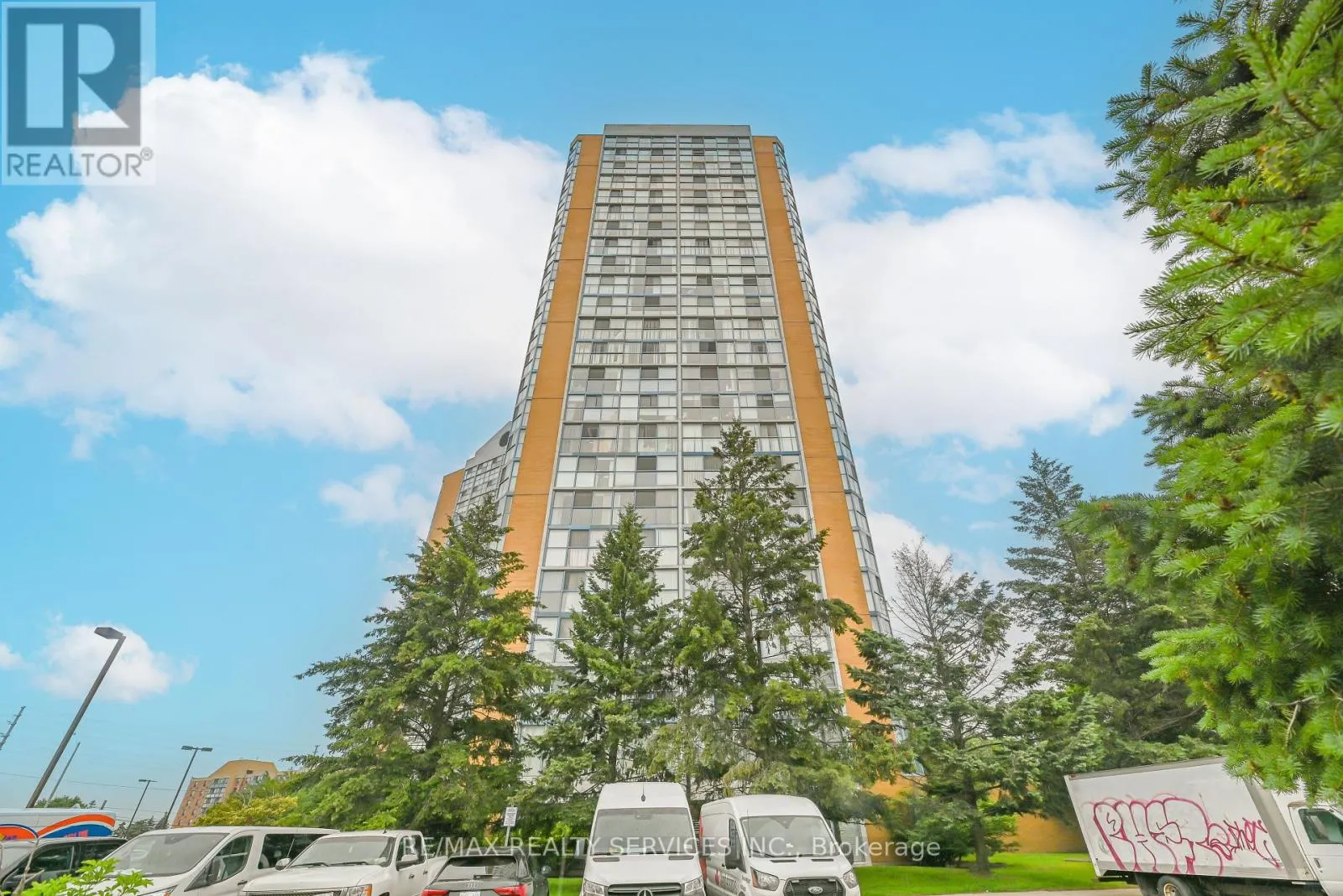 1911 - 35 TRAILWOOD DRIVE
