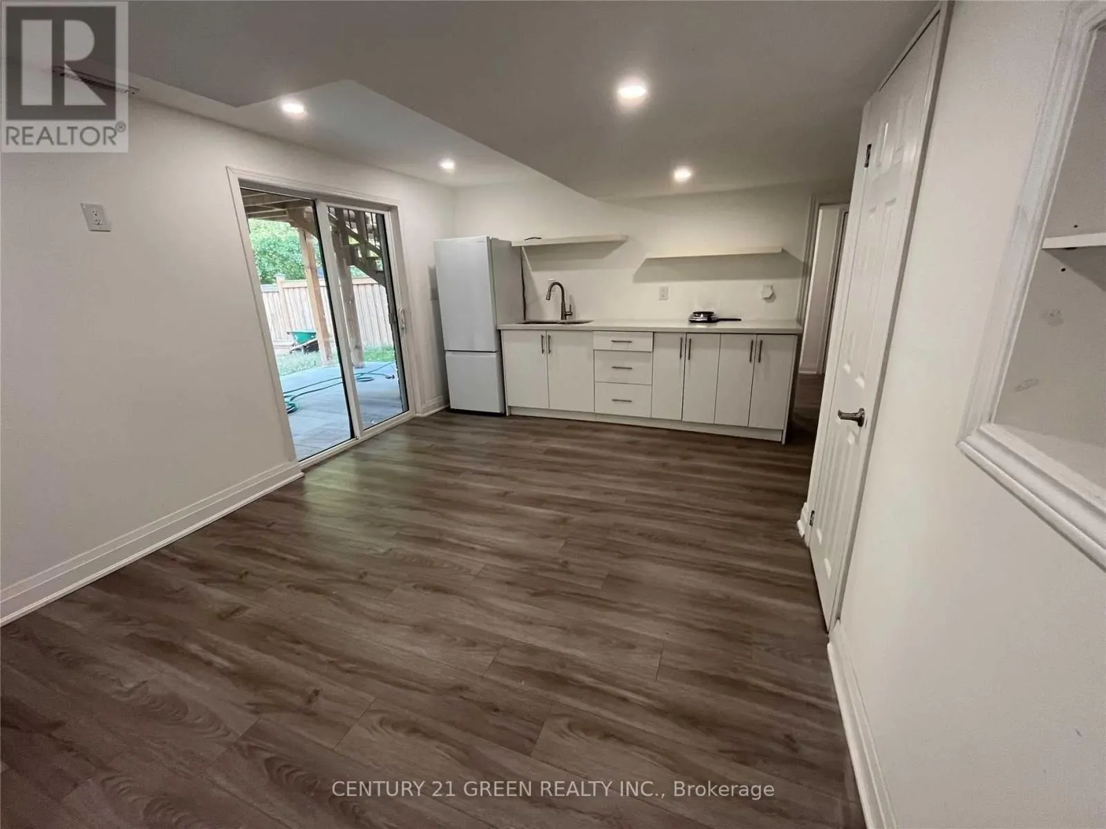 LOWER - 1210 FOX CRESCENT