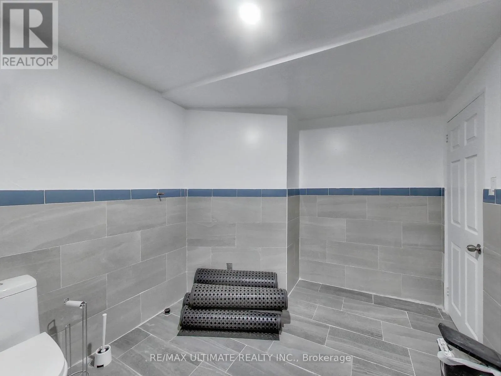 1159 ST. CLAIR AVENUE