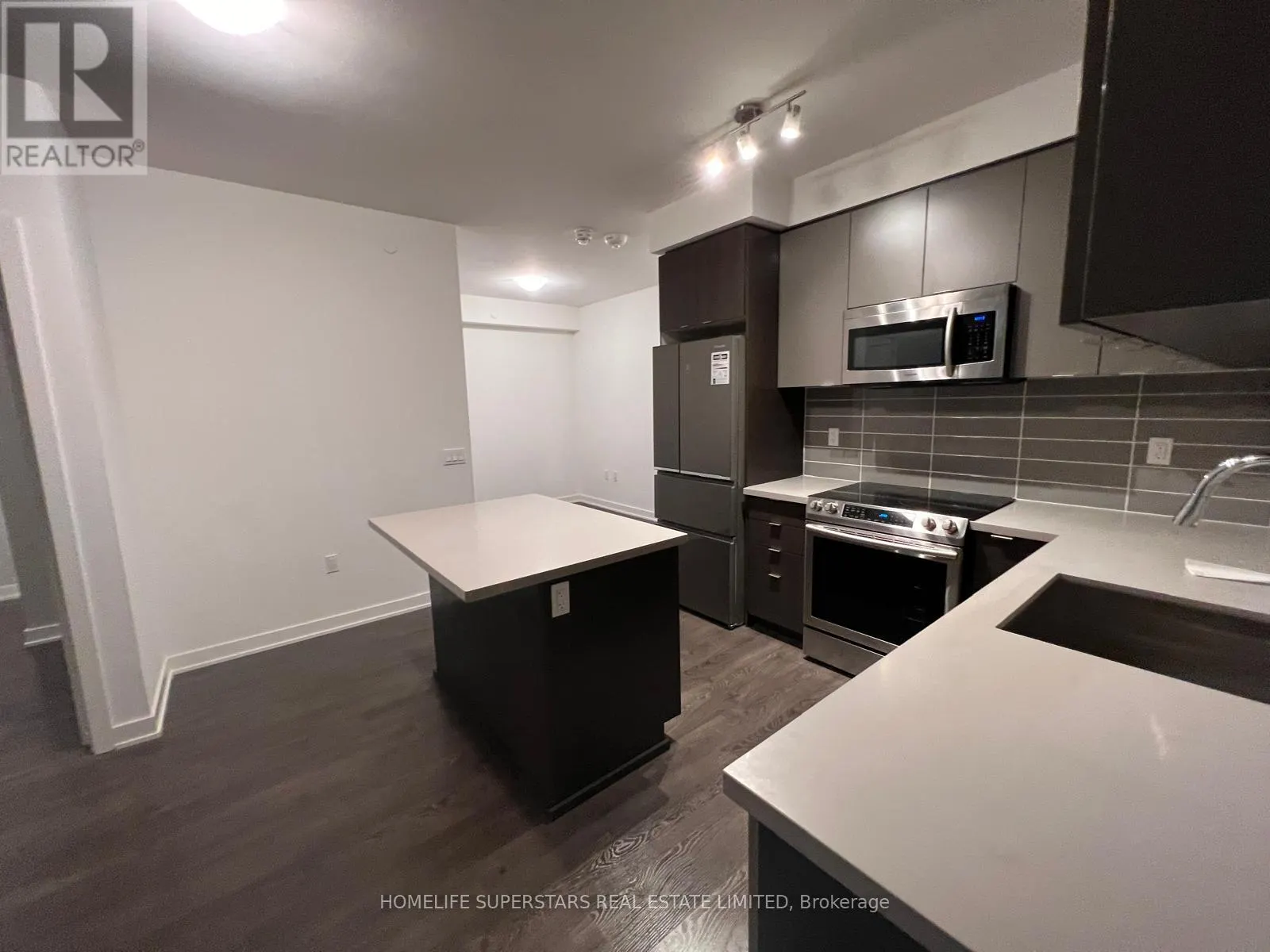 1401 - 4699 GLEN ERIN DRIVE