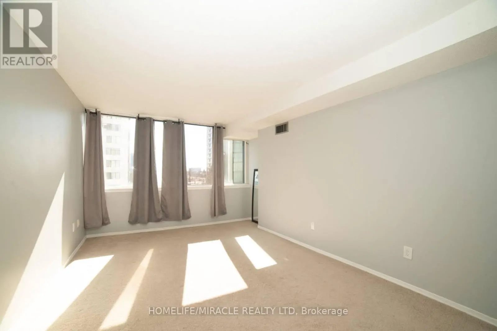 404 - 10 MARKBROOK LANE