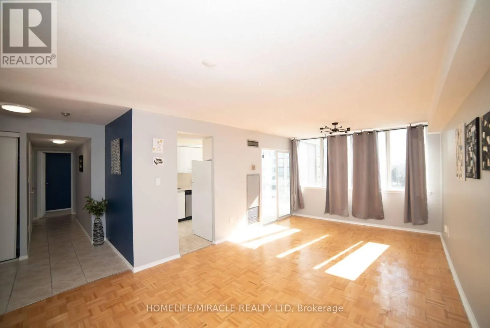 404 - 10 MARKBROOK LANE