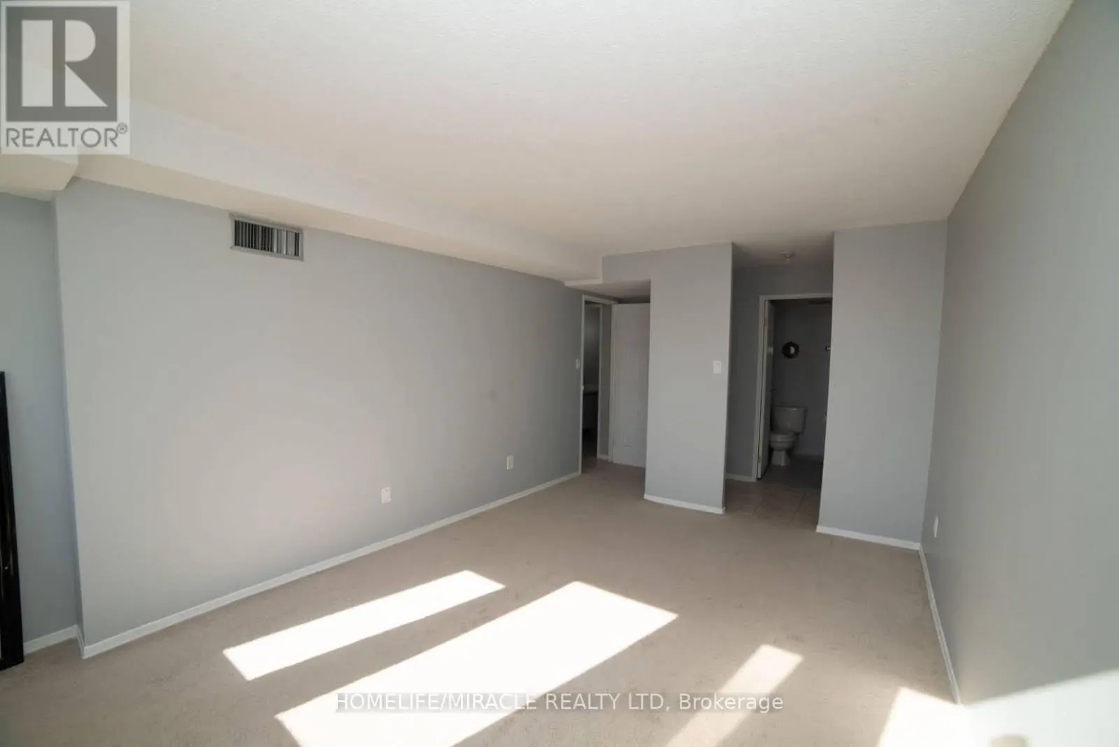 404 - 10 MARKBROOK LANE