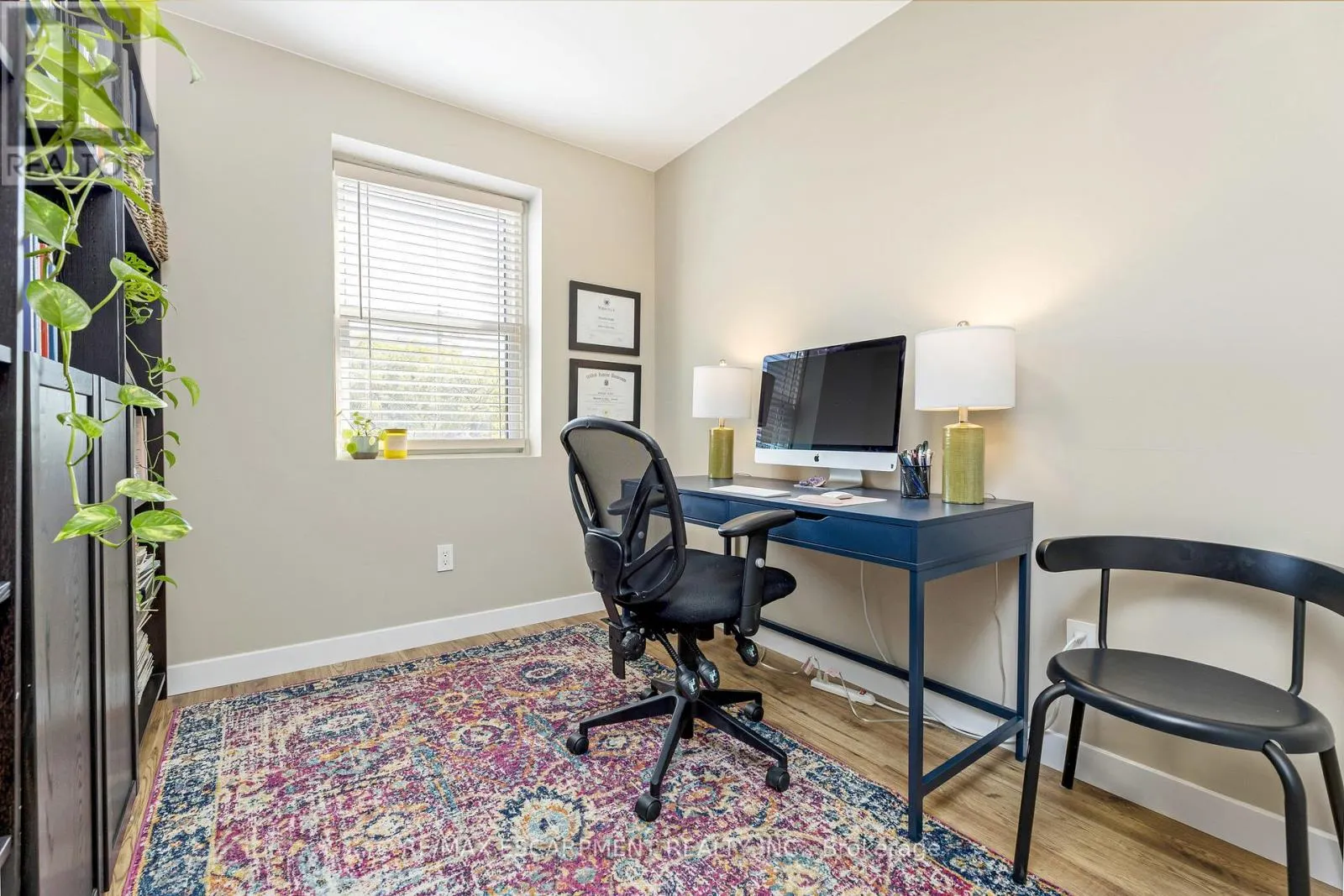 16 - 235 BRONTE STREET S