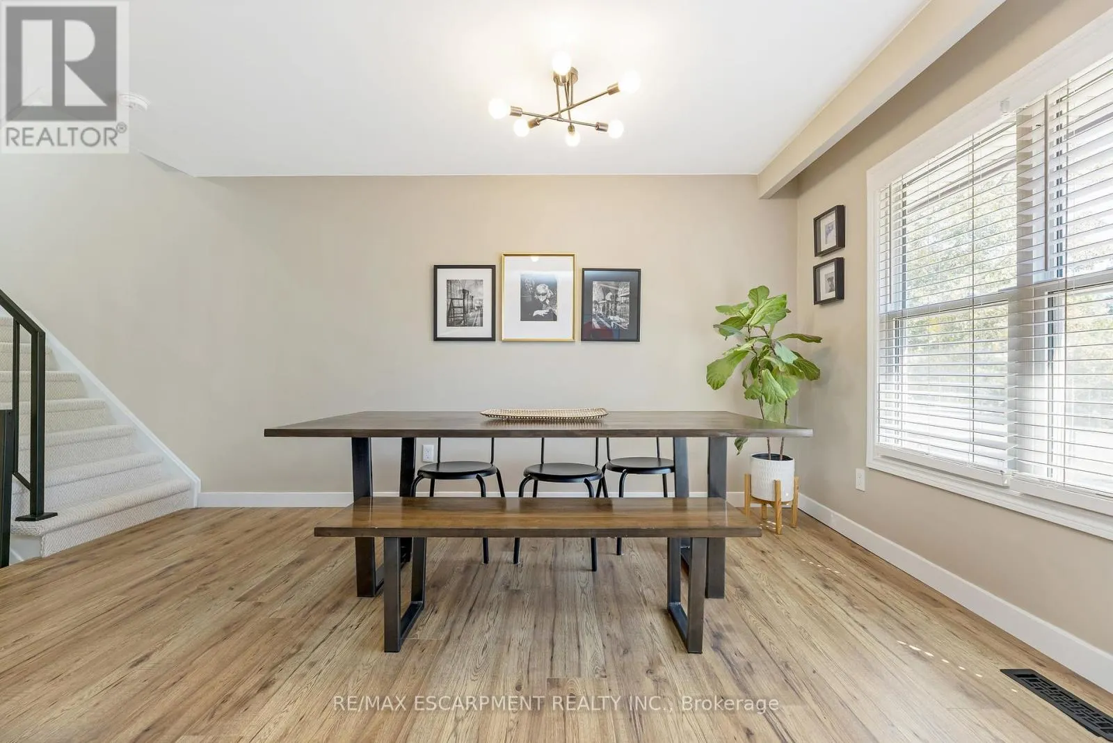16 - 235 BRONTE STREET S