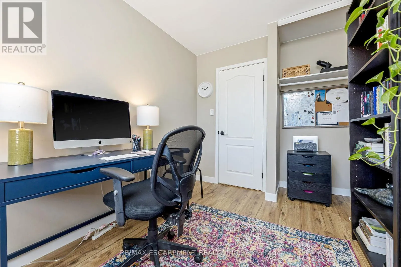 16 - 235 BRONTE STREET S