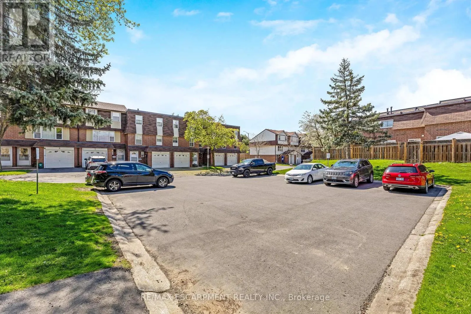 16 - 235 BRONTE STREET S