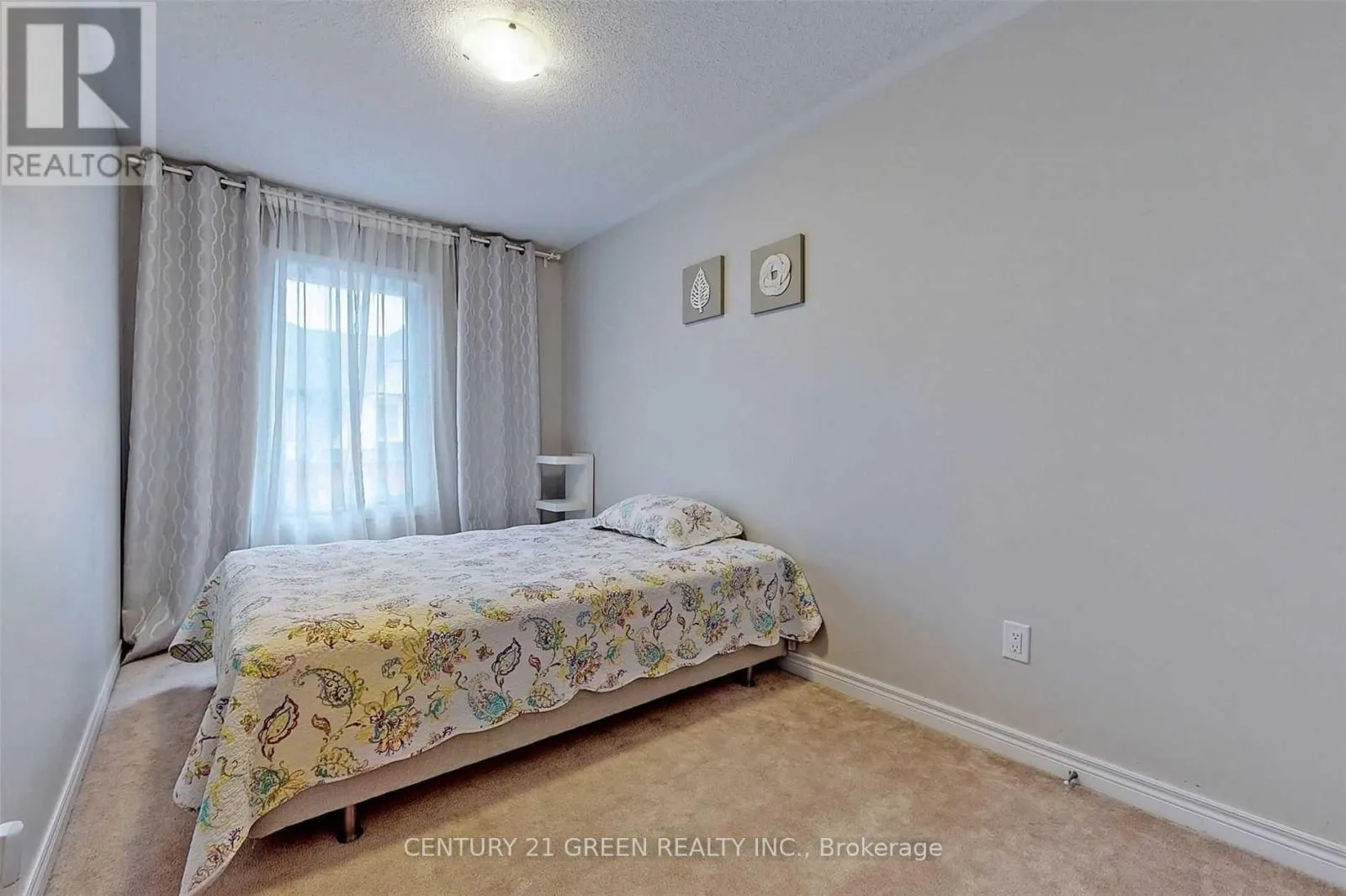 21 CEDAR LAKE CRESCENT