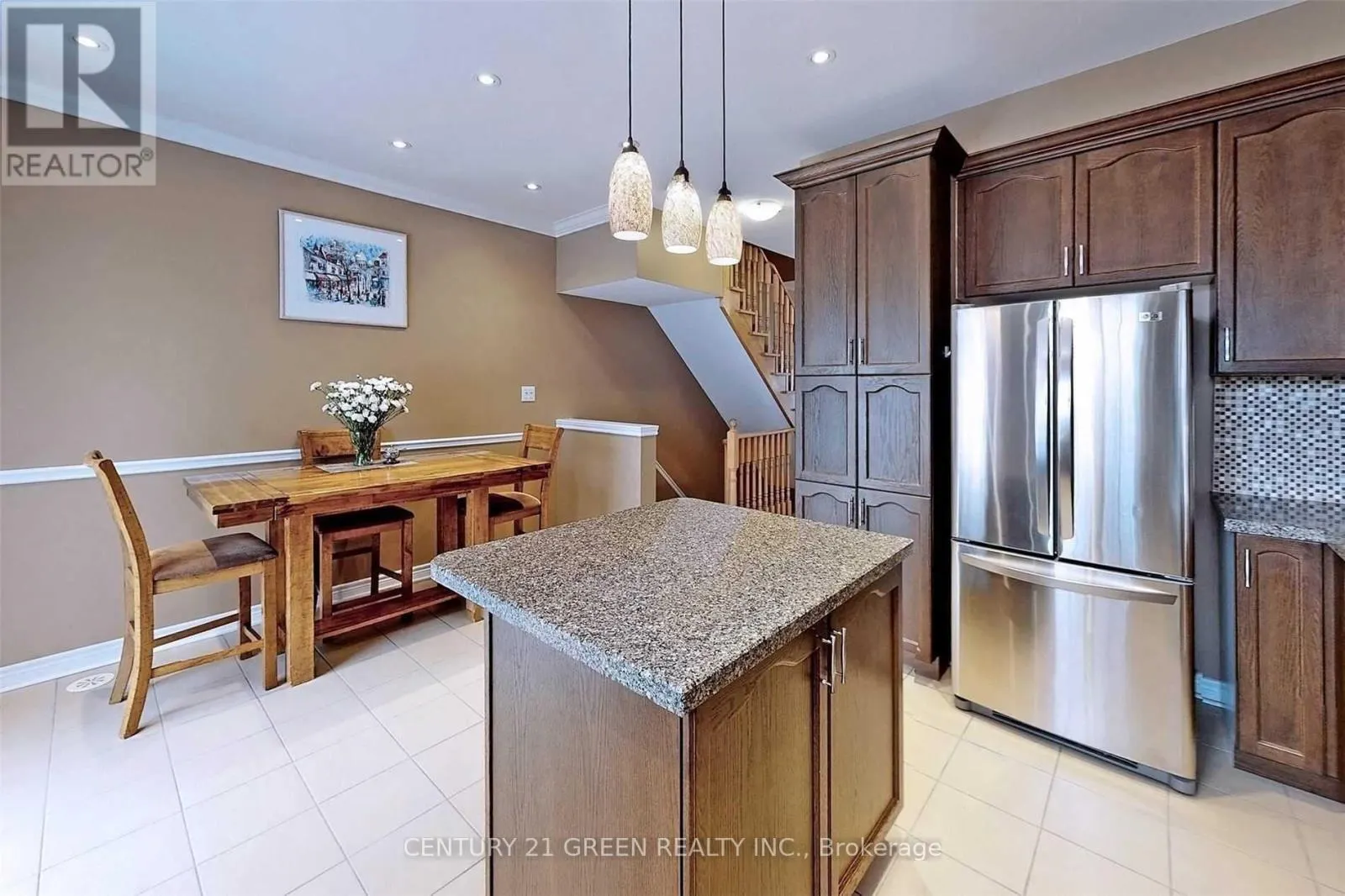 21 CEDAR LAKE CRESCENT