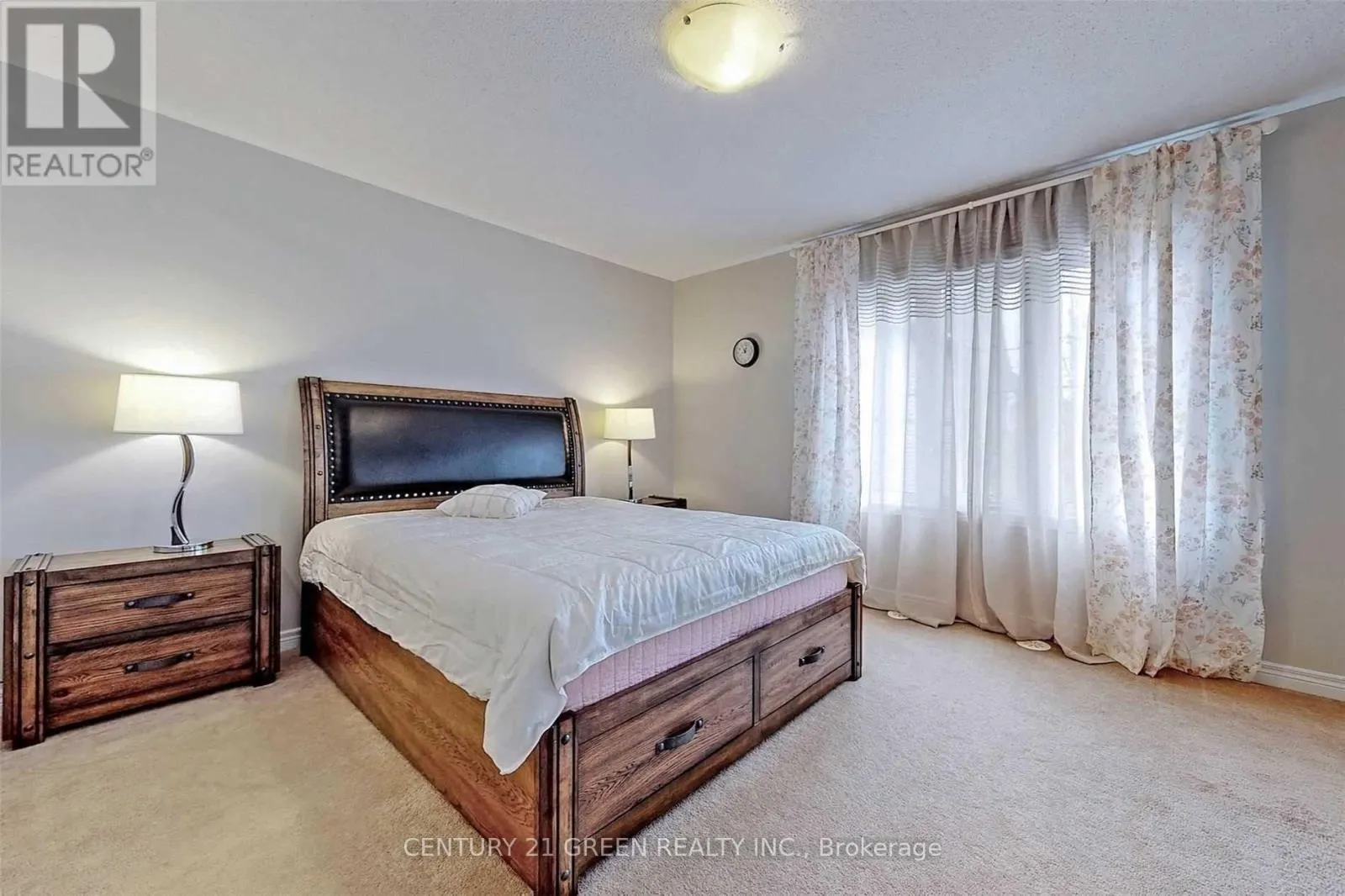 21 CEDAR LAKE CRESCENT