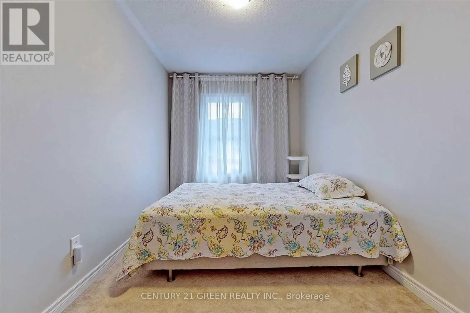 21 CEDAR LAKE CRESCENT