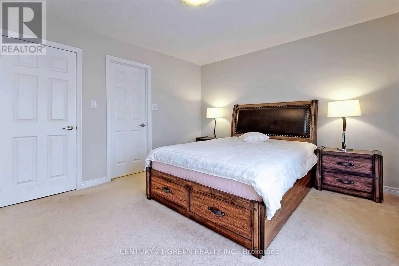 21 CEDAR LAKE CRESCENT