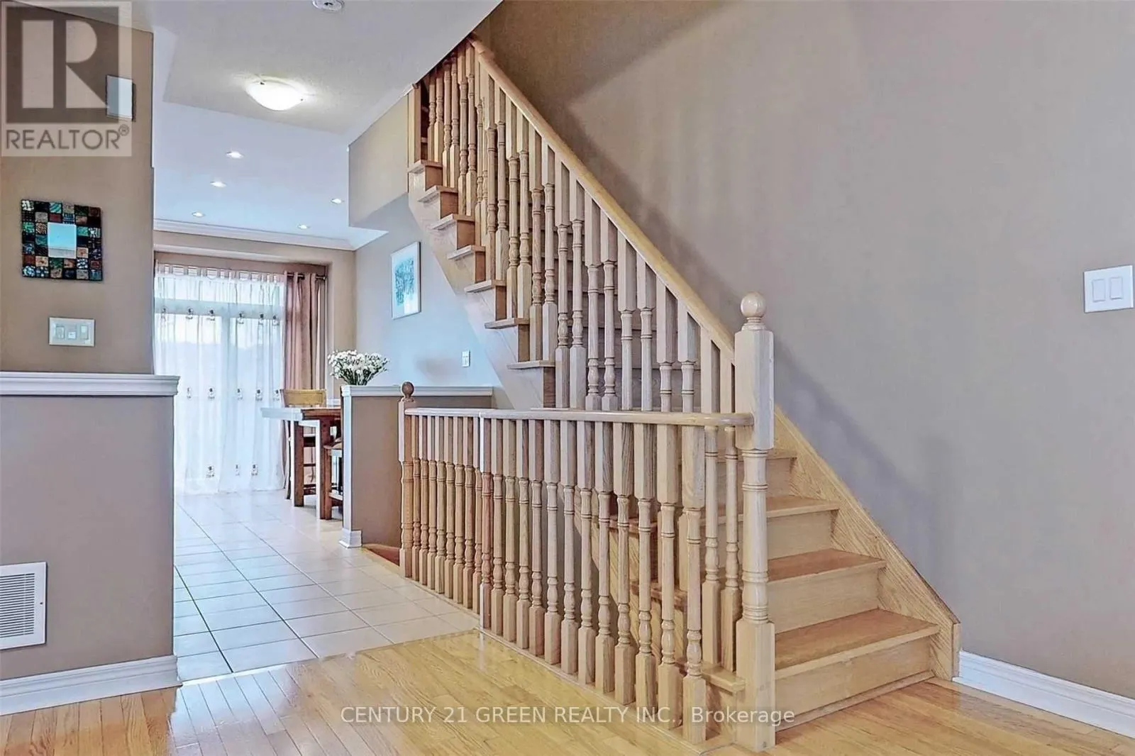 21 CEDAR LAKE CRESCENT