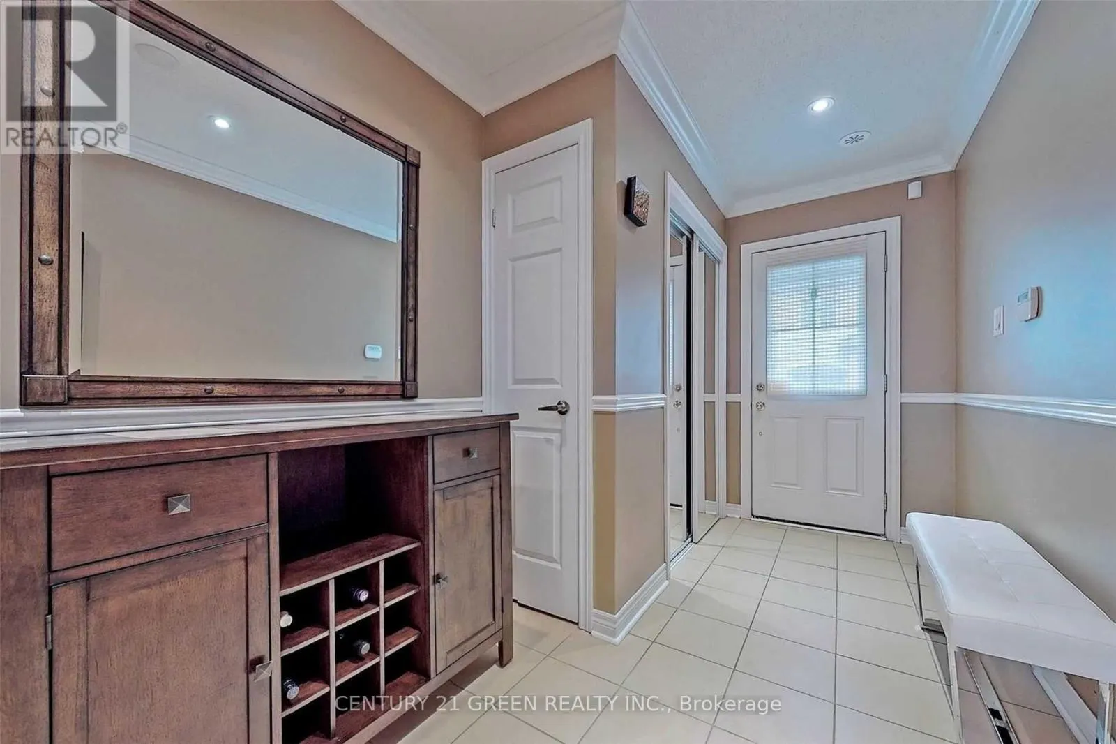 21 CEDAR LAKE CRESCENT