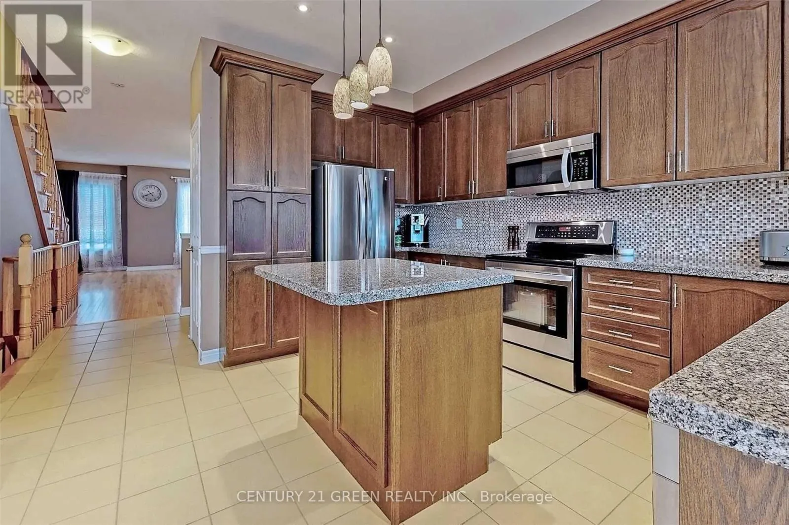 21 CEDAR LAKE CRESCENT