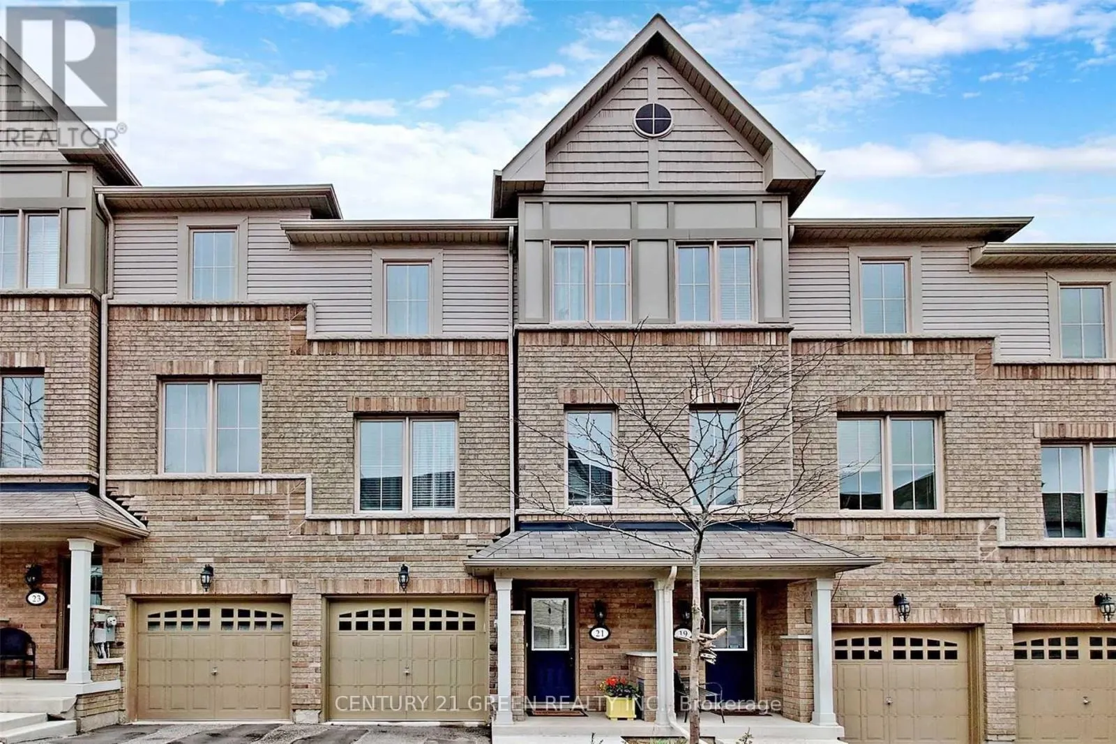 21 CEDAR LAKE CRESCENT
