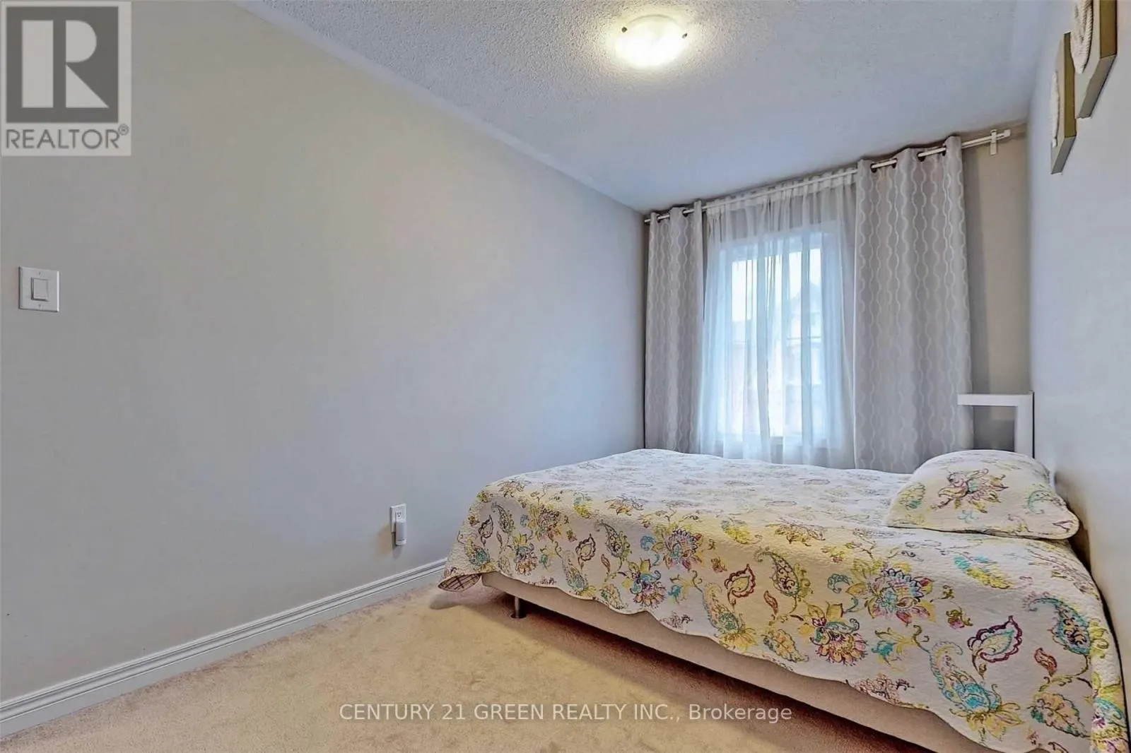 21 CEDAR LAKE CRESCENT