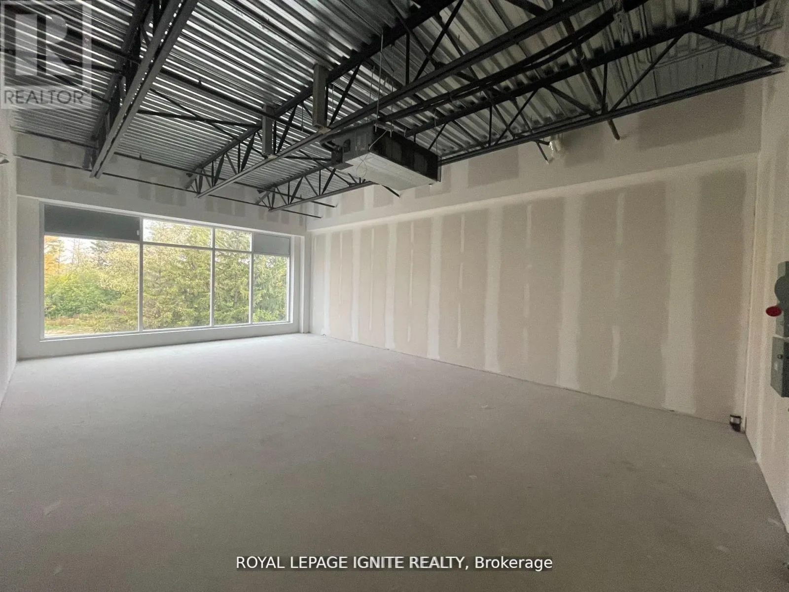 306 - 1670 NORTH SERVICE ROAD E