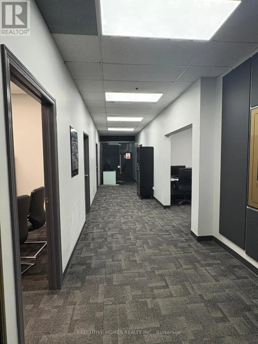1 & 2 - 290 TRADERS BOULEVARD E